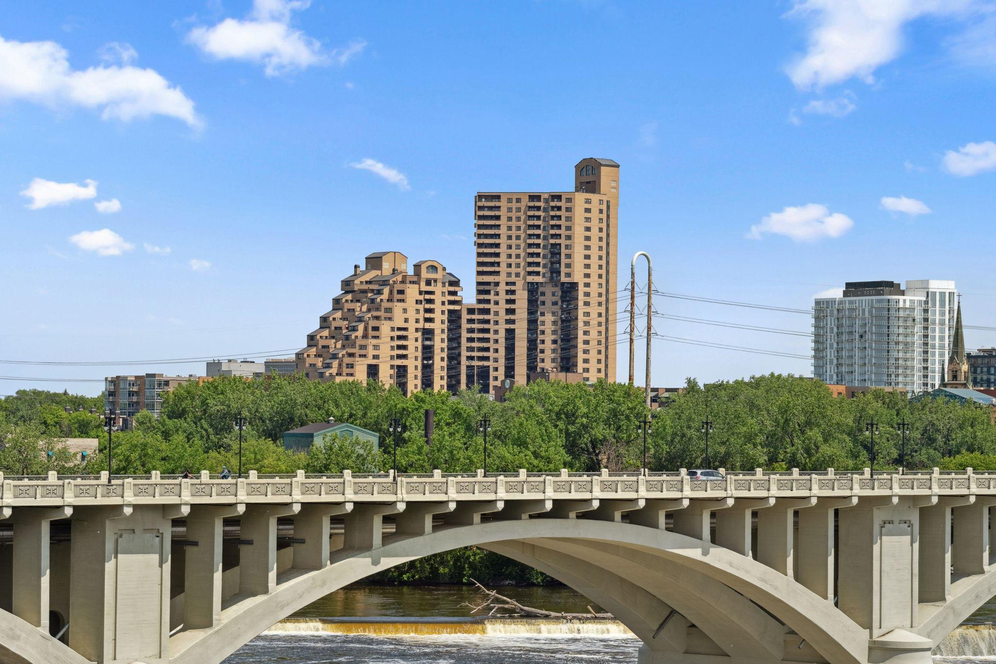 110 1st Avenue NE Unit: F1502