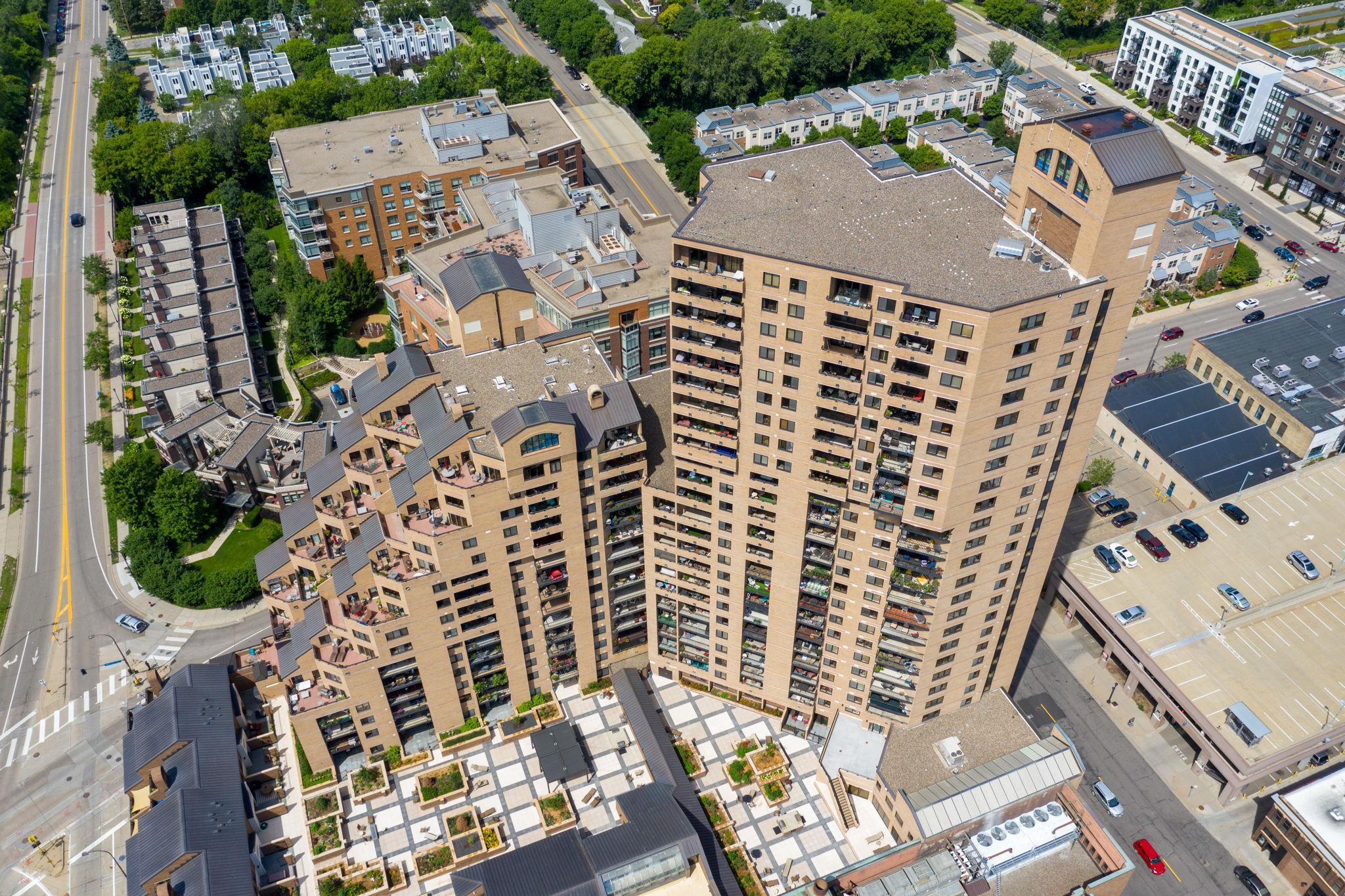 110 1st Avenue NE Unit: F1502
