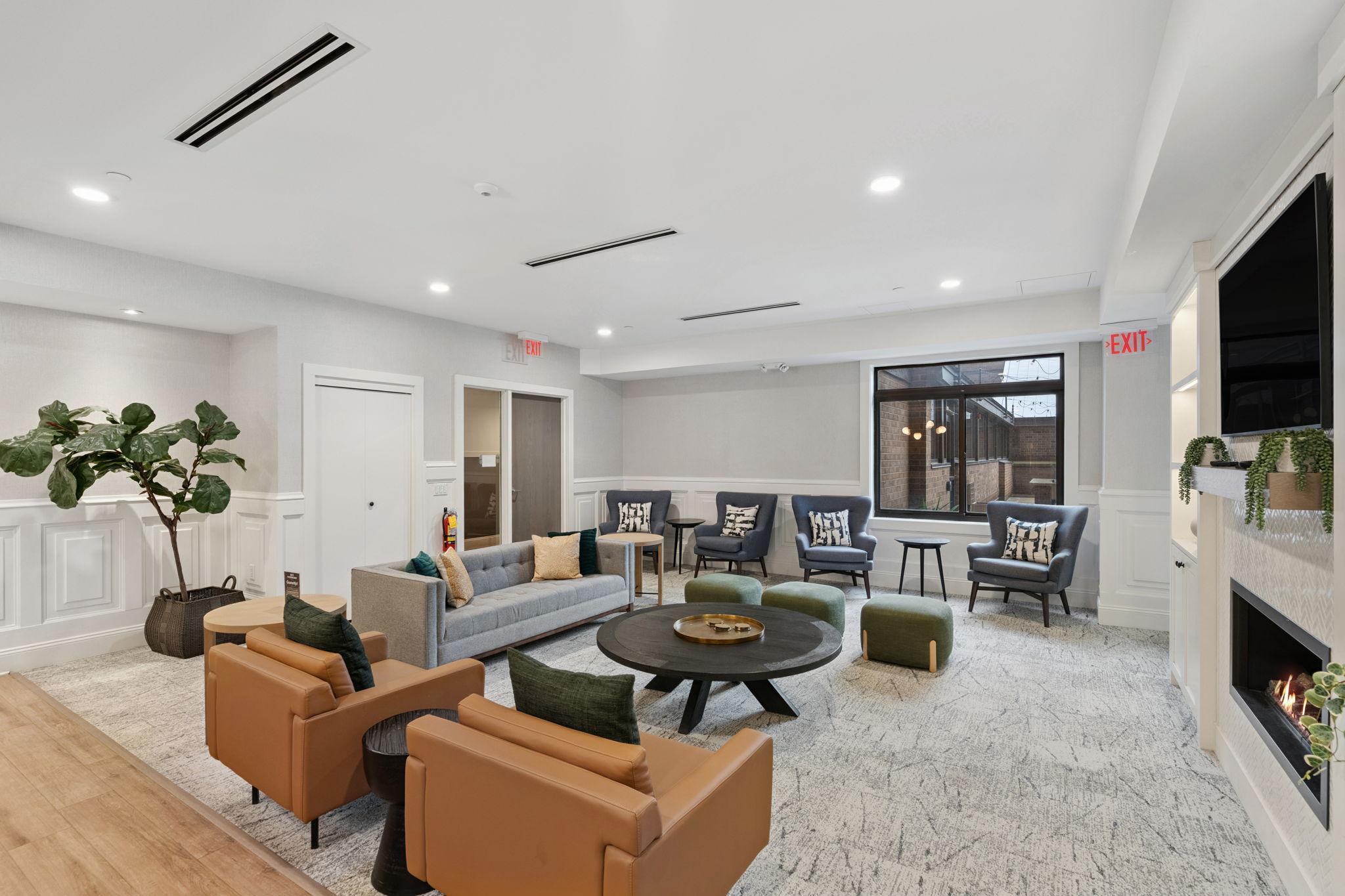 110 1st Avenue NE Unit: F1502