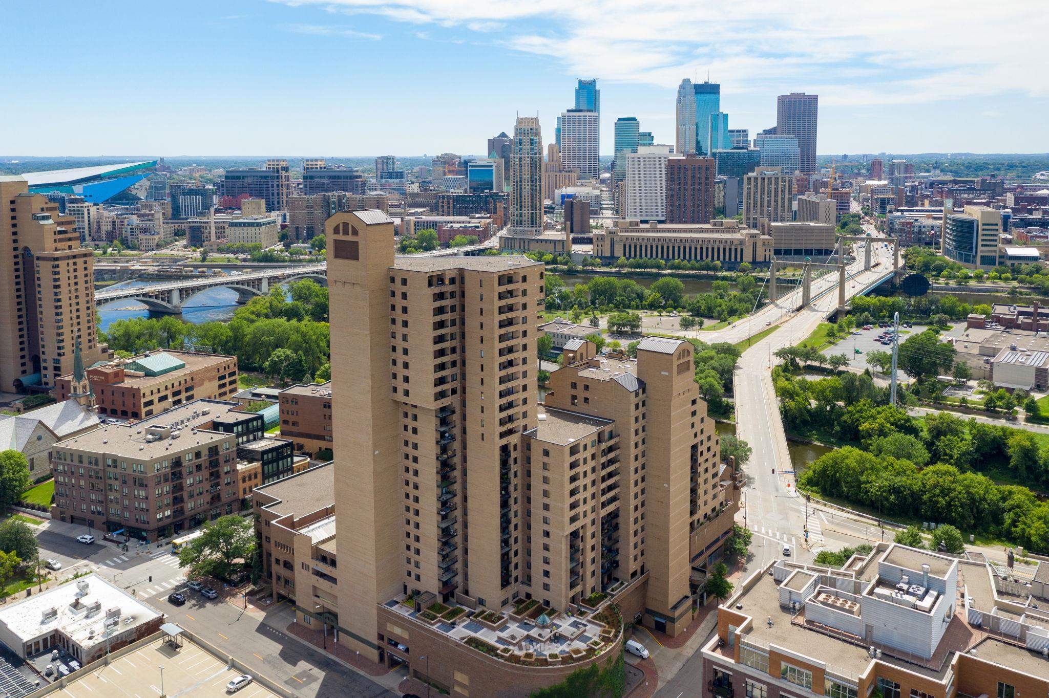 110 1st Avenue NE Unit: F1502