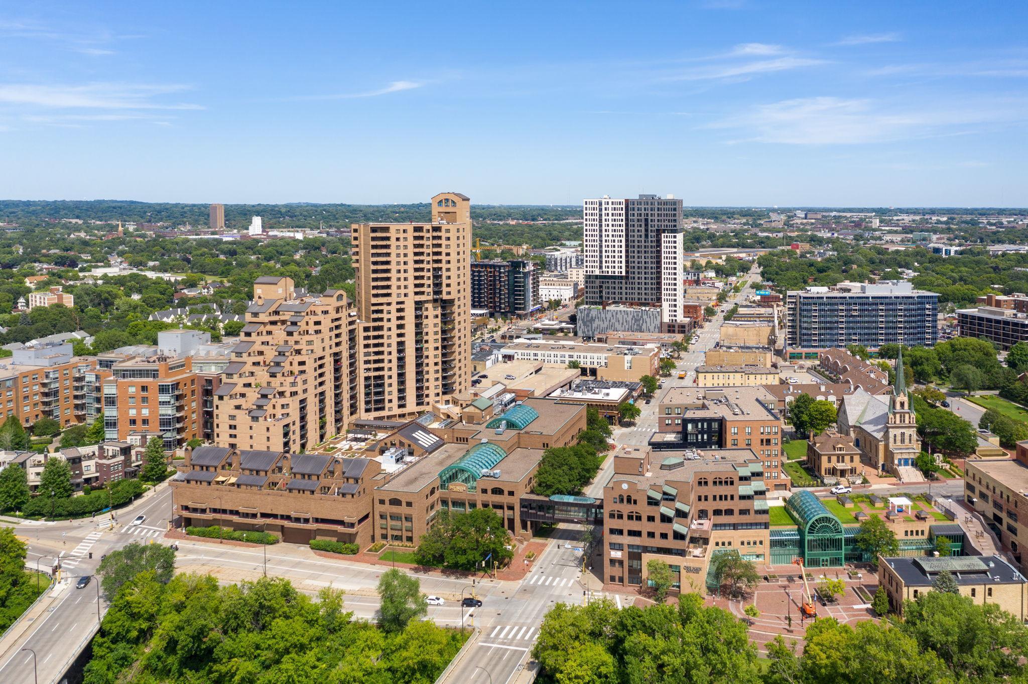 110 1st Avenue NE Unit: F1502