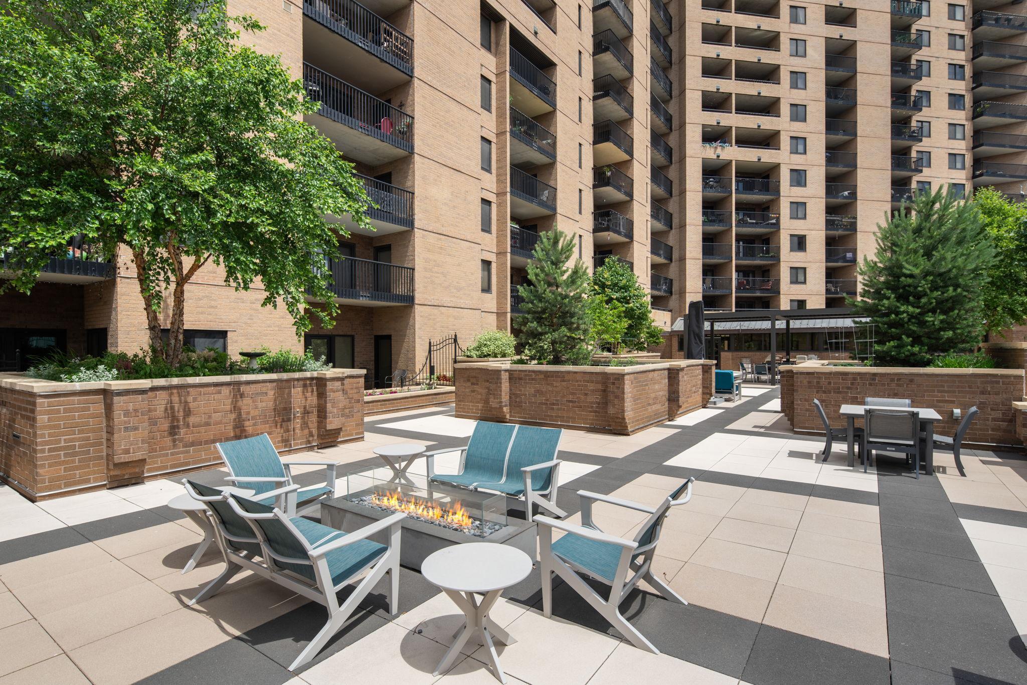 110 1st Avenue NE Unit: F1502