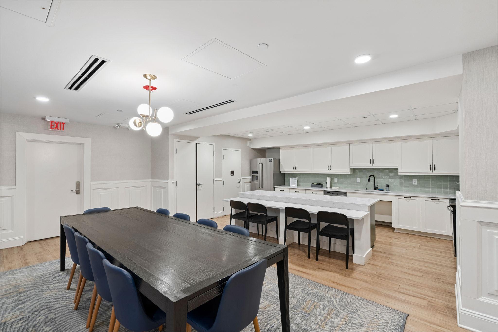 110 1st Avenue NE Unit: F1502