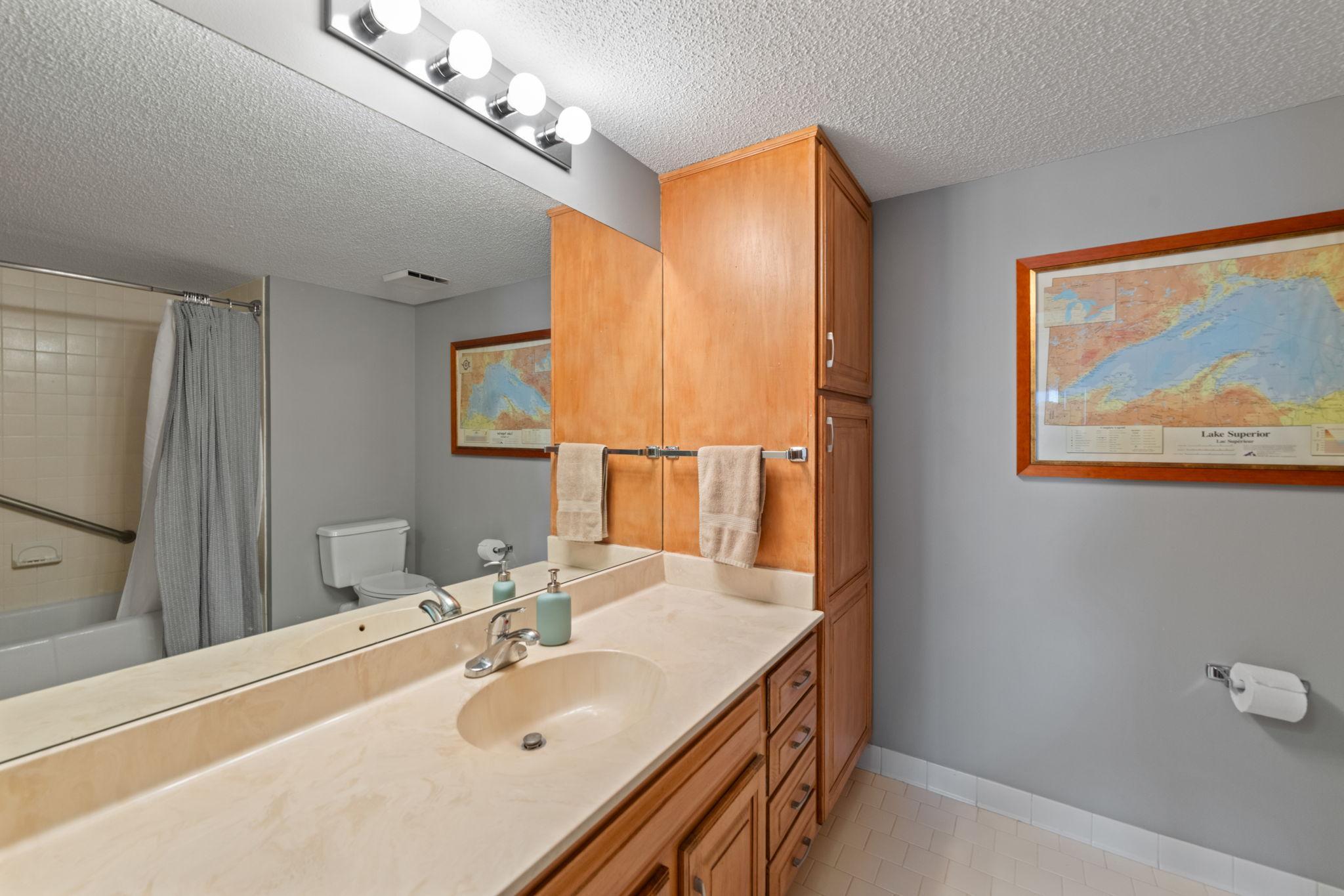 110 1st Avenue NE Unit: F1502