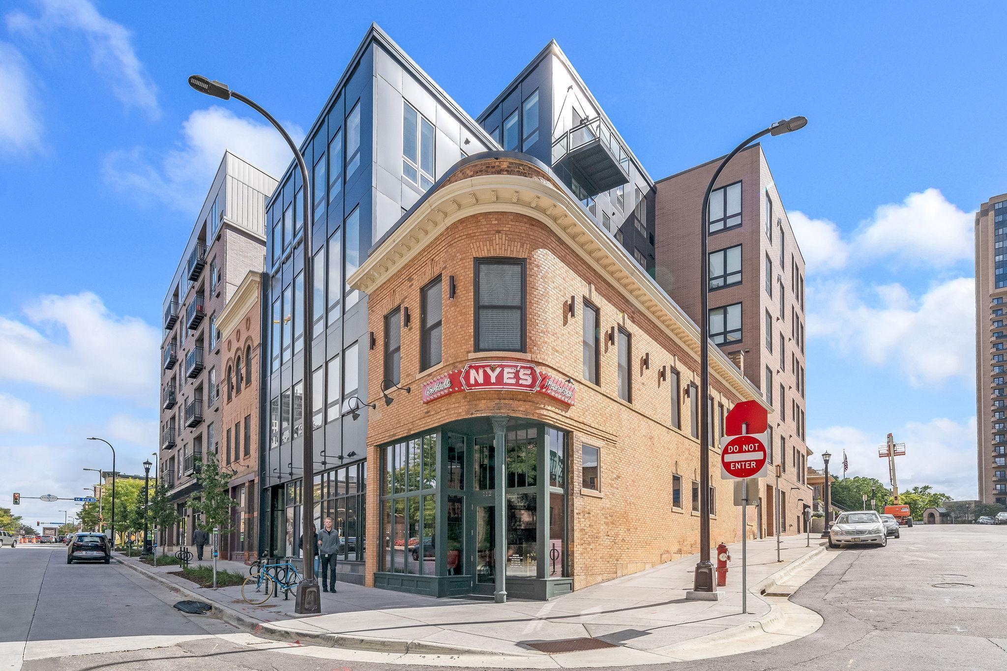 110 1st Avenue NE Unit: F1502