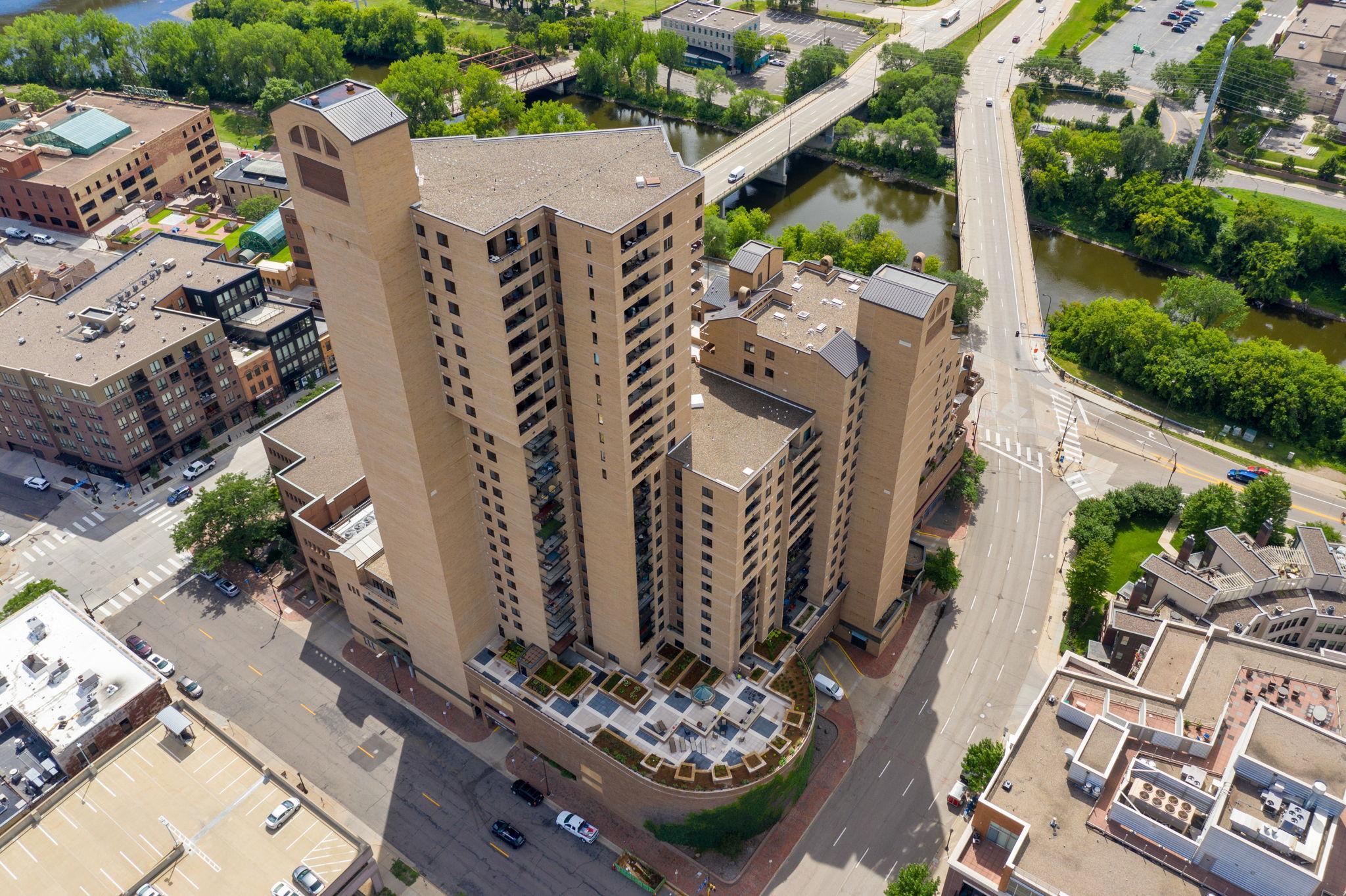 110 1st Avenue NE Unit: F1502