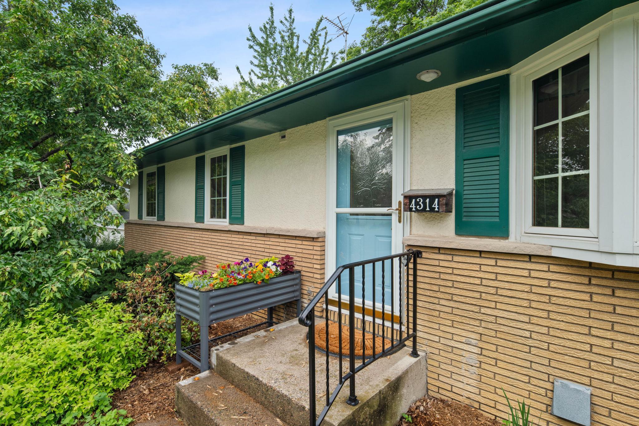 4314 Mcleod Street NE