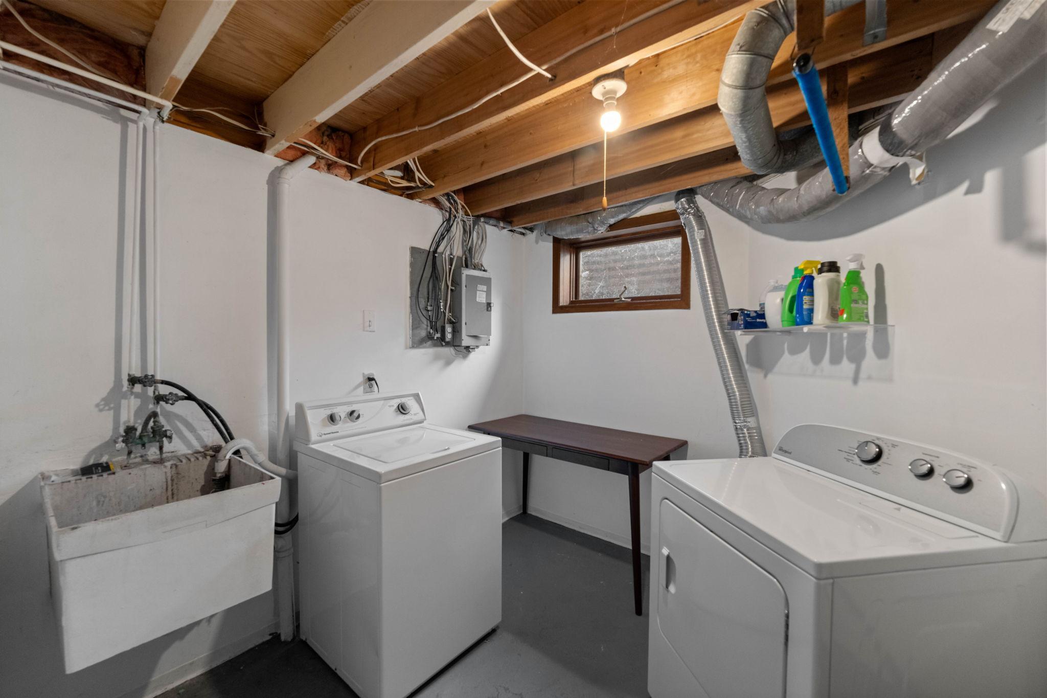 1335 Spencer Road W