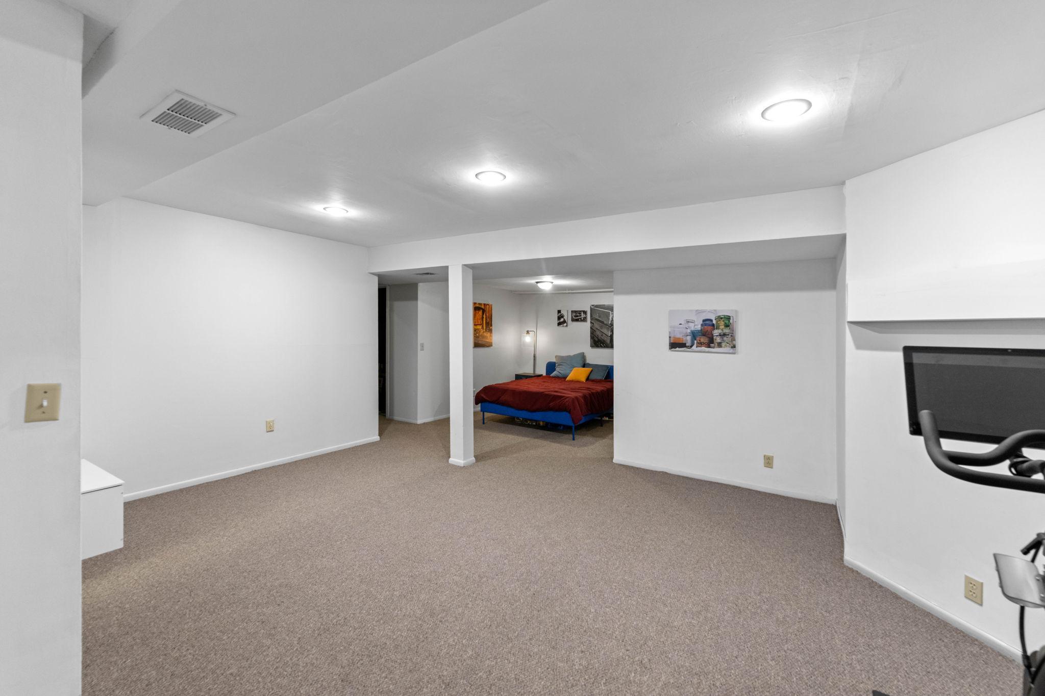1335 Spencer Road W