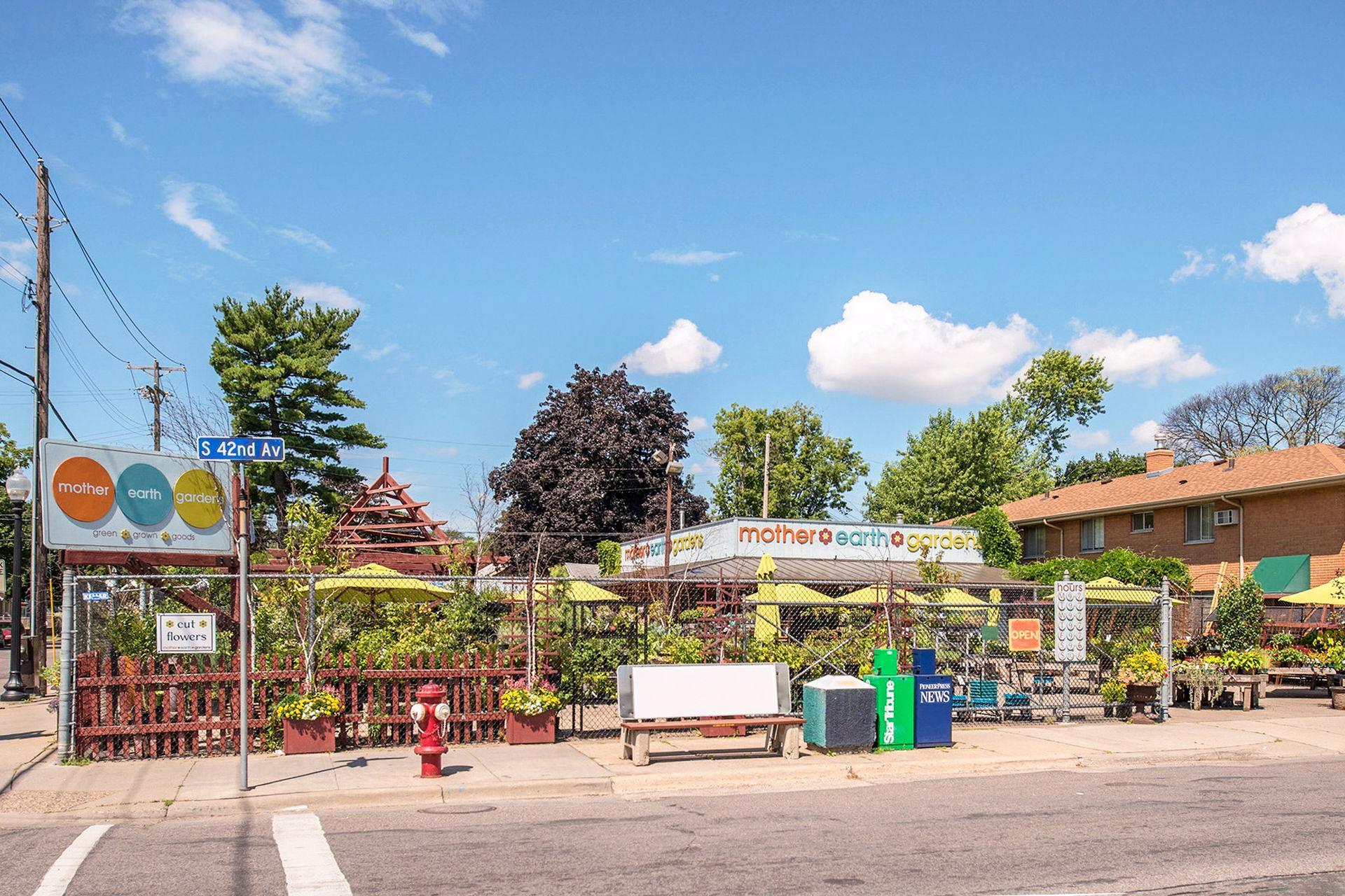 2803 E 38th Street Unit: 204