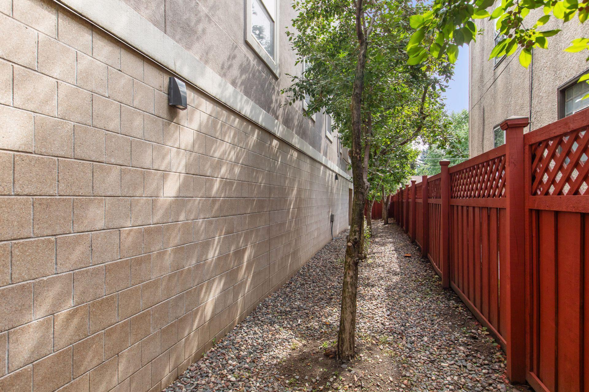 2803 E 38th Street Unit: 204