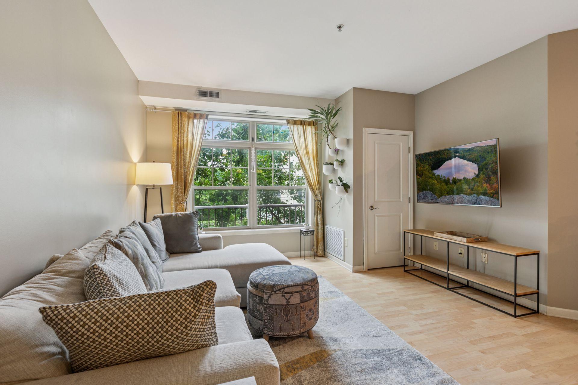 2803 E 38th Street Unit: 204