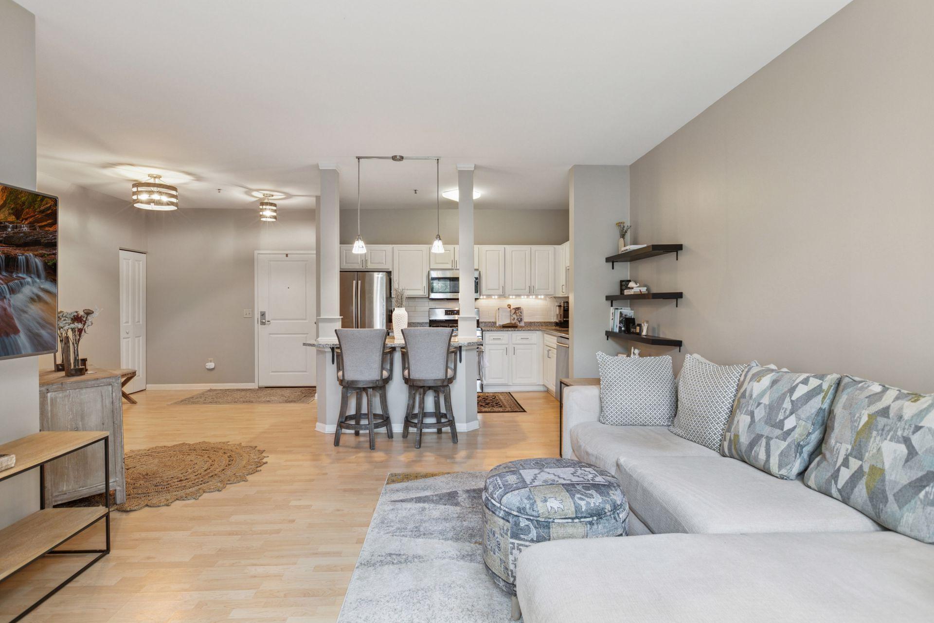 2803 E 38th Street Unit: 204