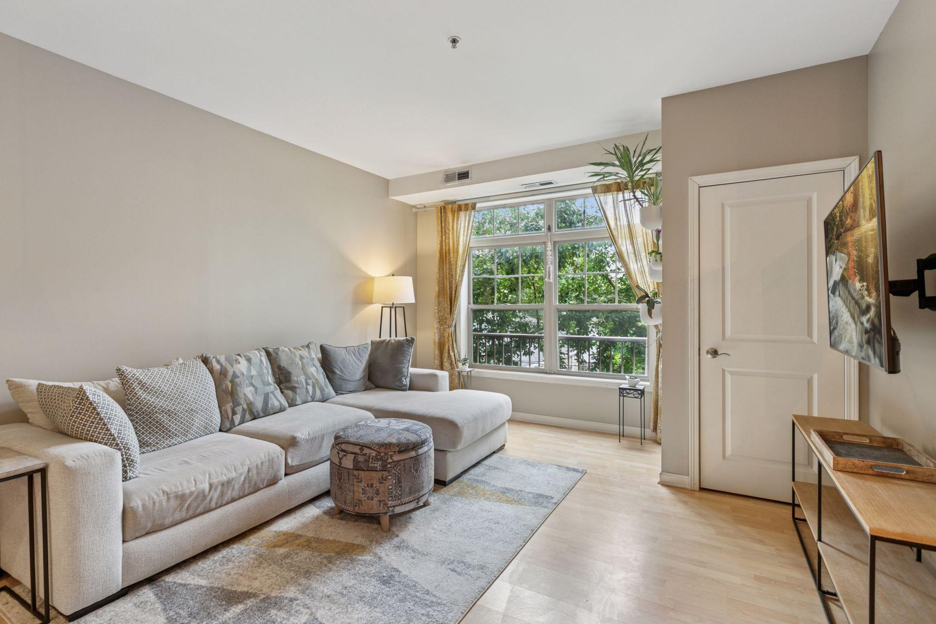 2803 E 38th Street Unit: 204