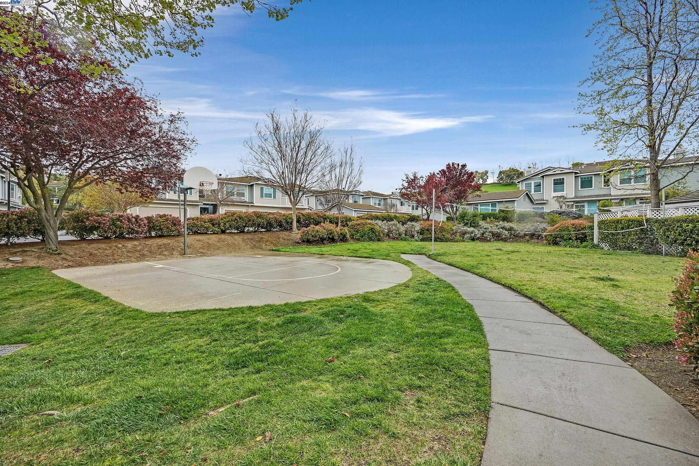 3207 Coyote Cir