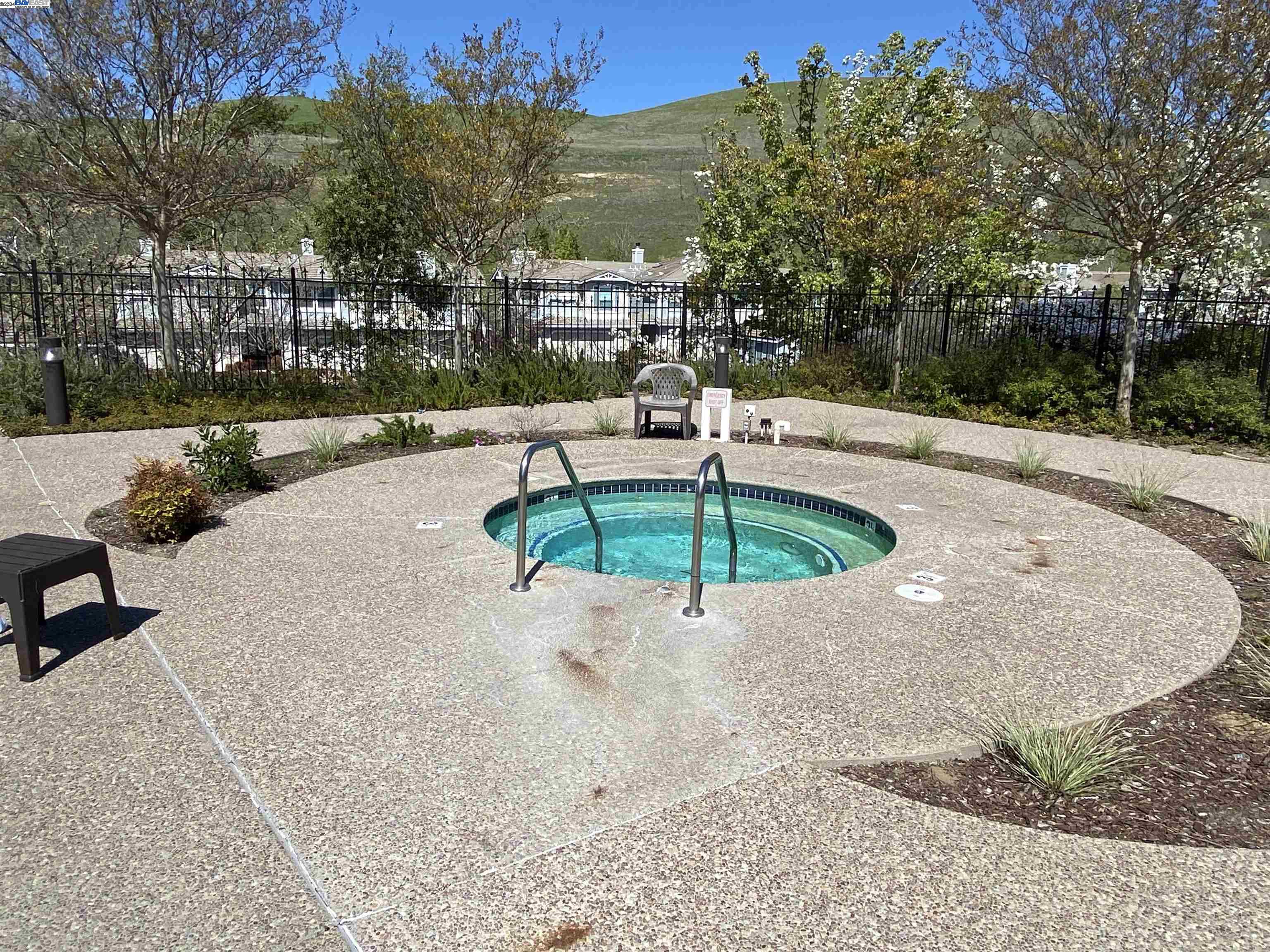 3207 Coyote Cir