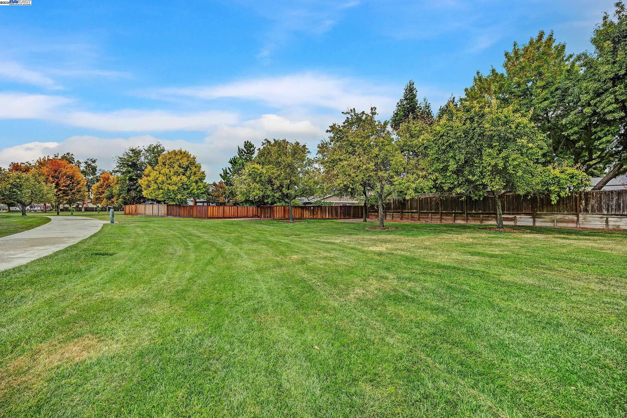 3431 Windsor Ct