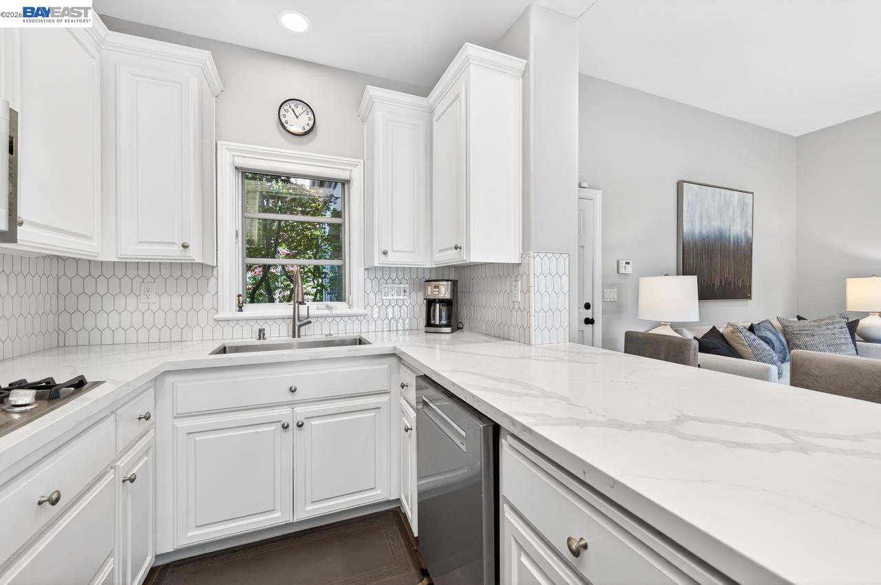 2794 W Ruby Hill Dr