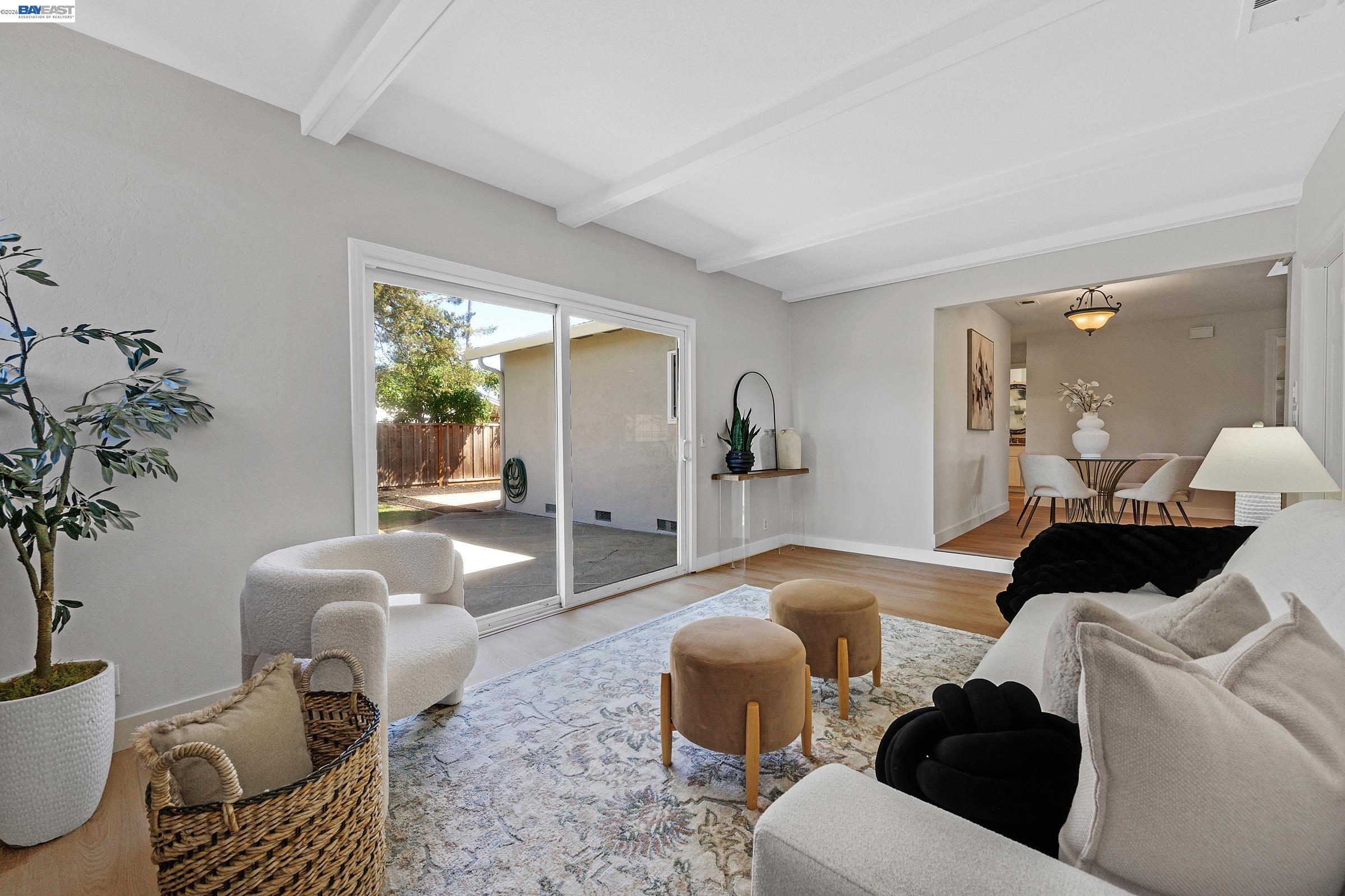 6877 Rayland Ct