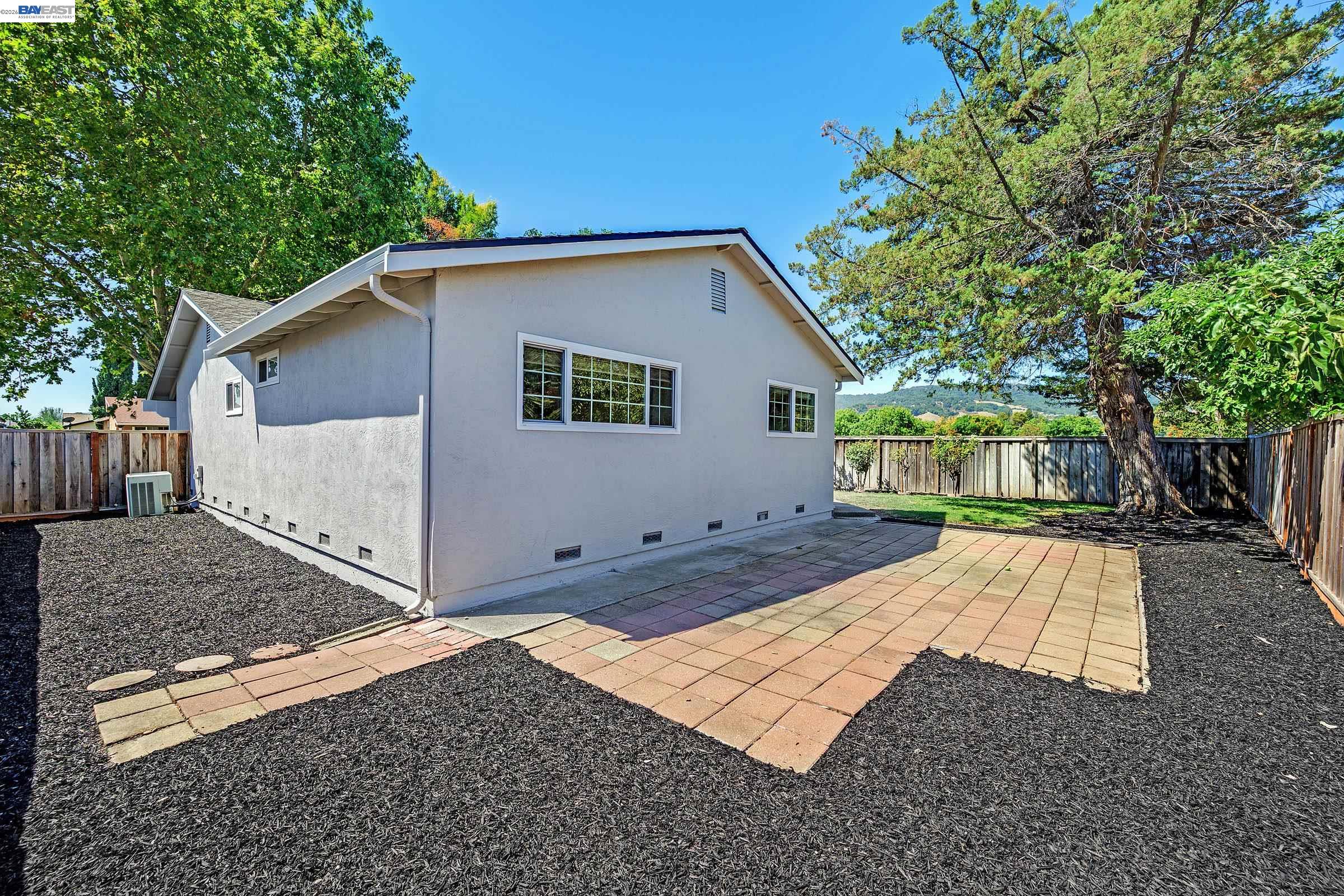 6877 Rayland Ct