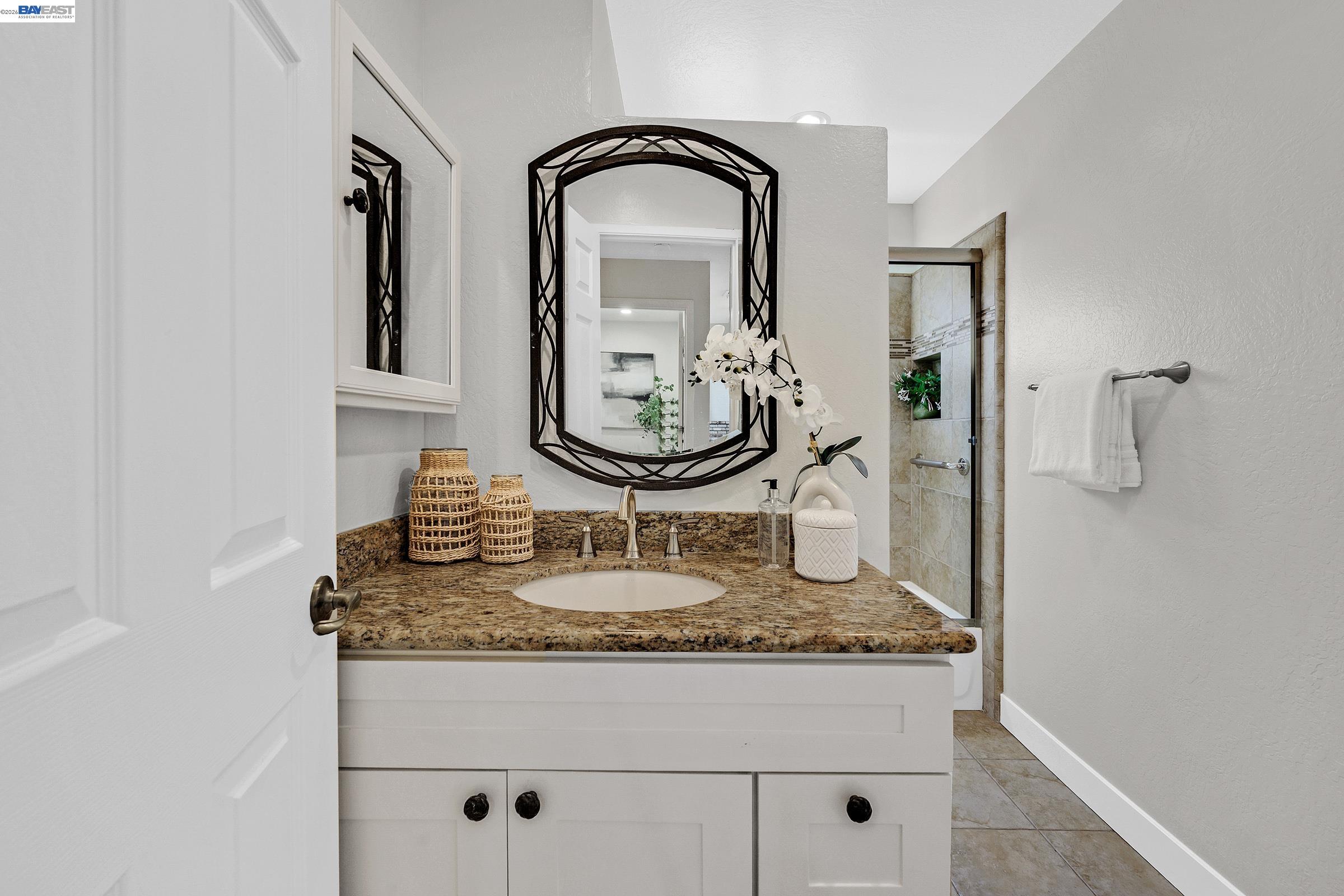 6877 Rayland Ct
