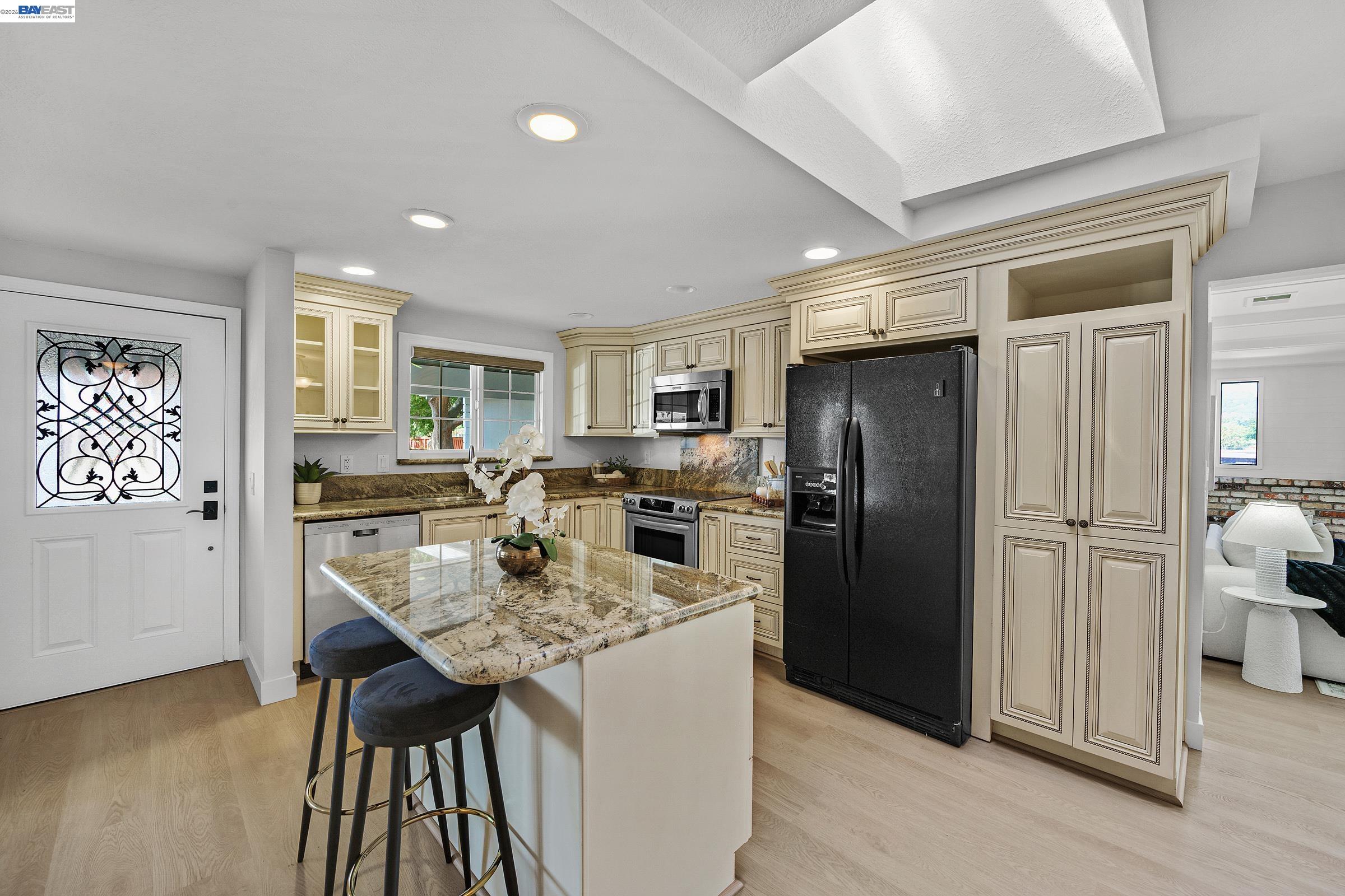 6877 Rayland Ct