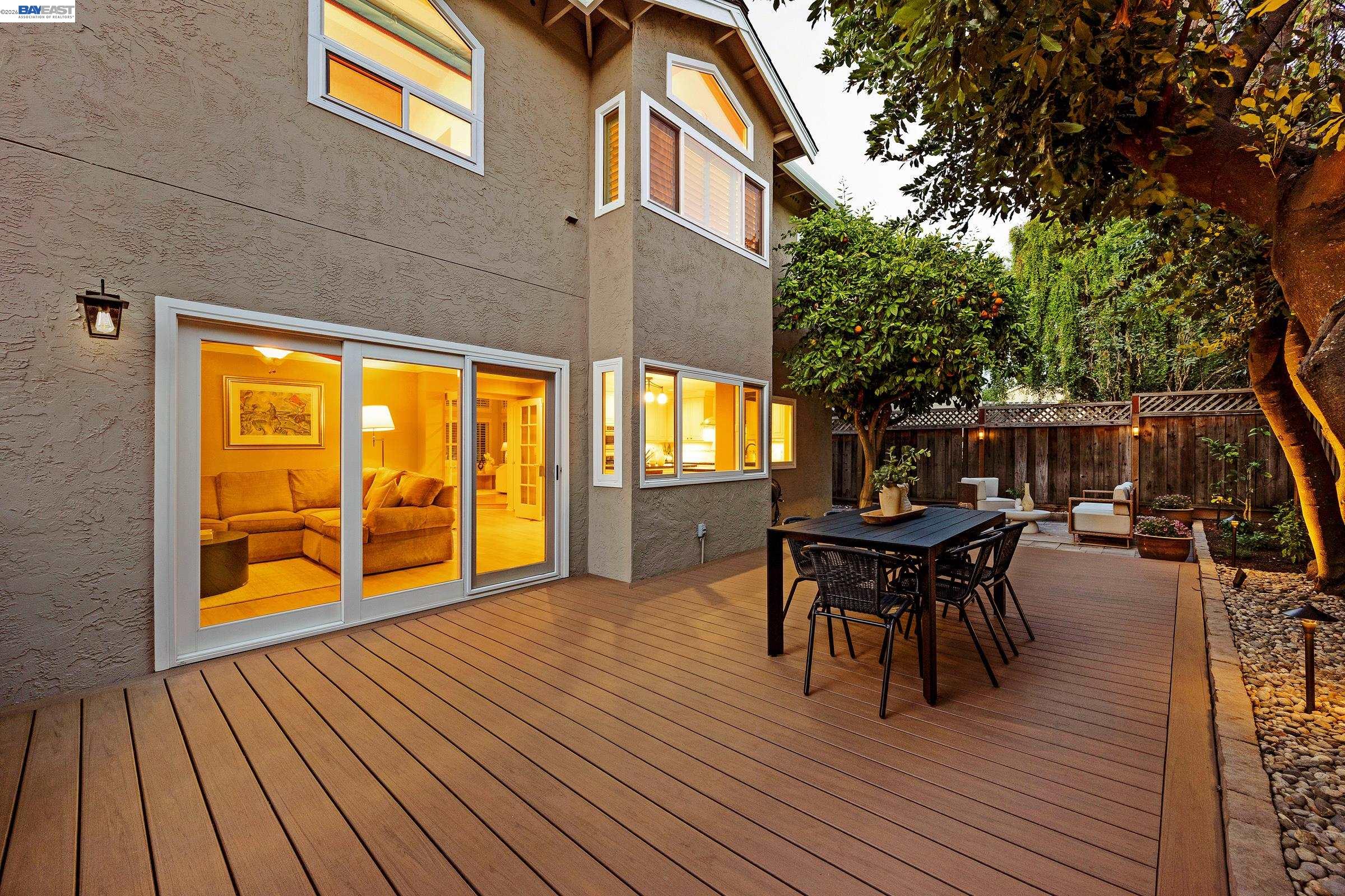 6310 Camino Del Lago