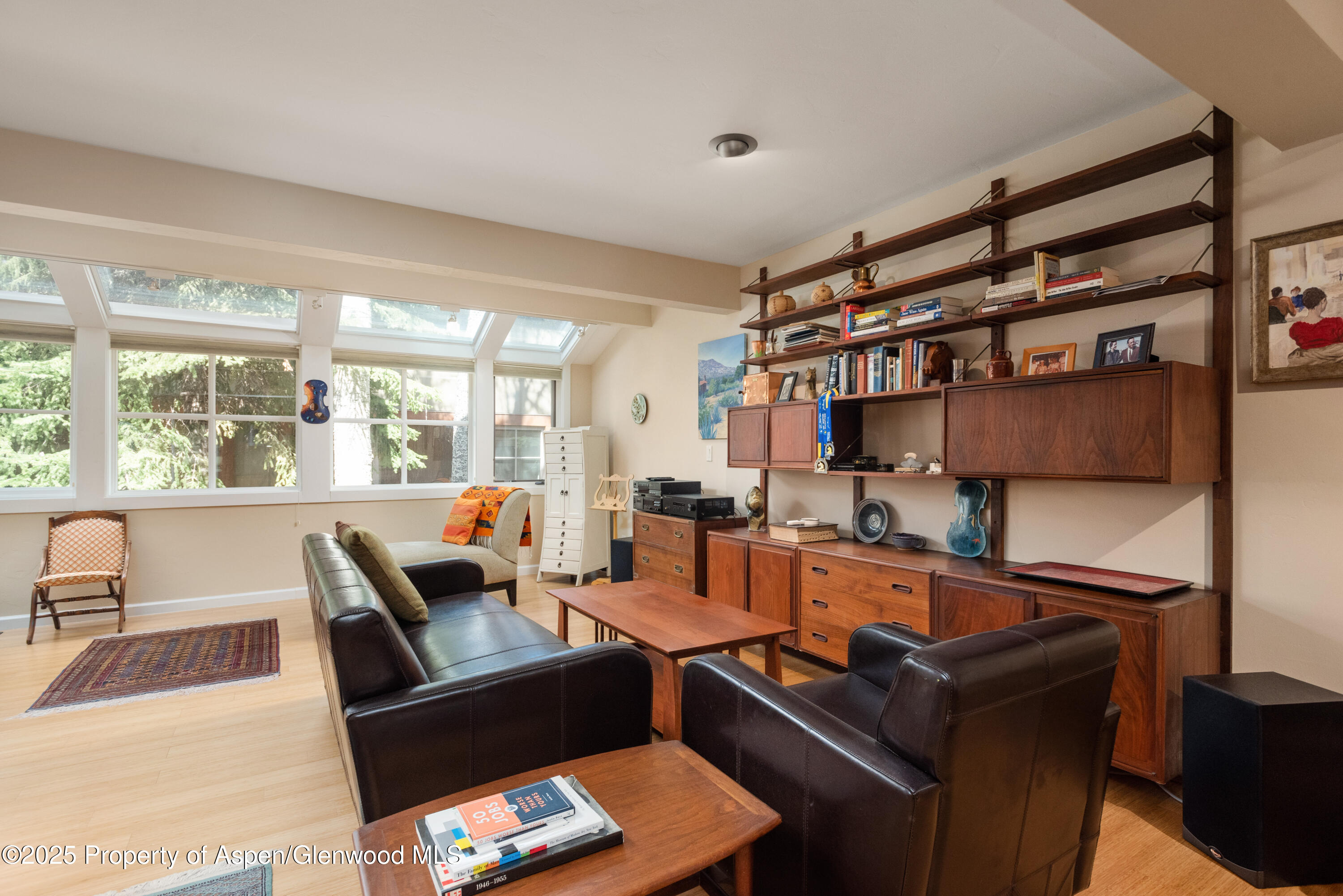 100 N 8TH Street, 26