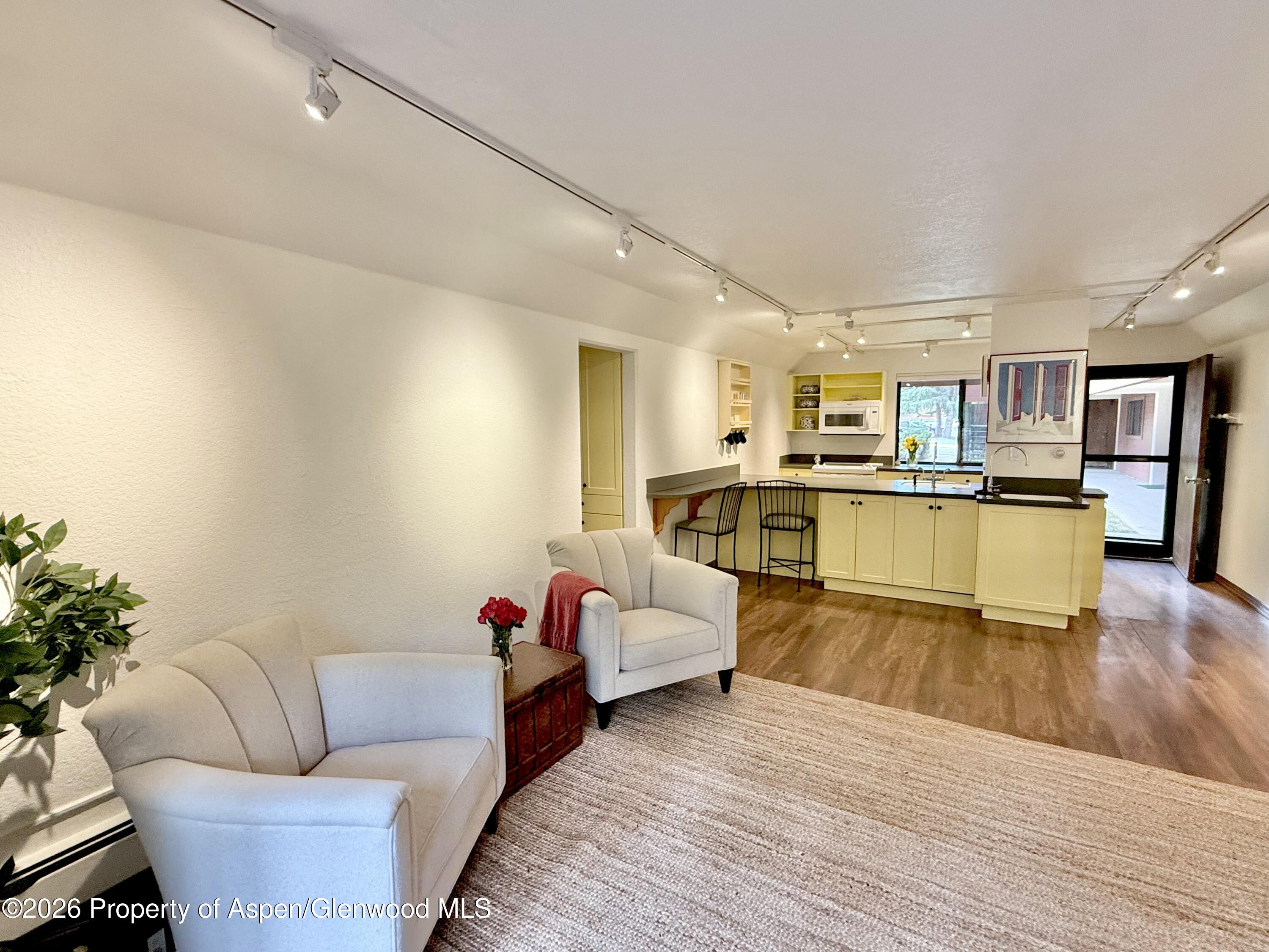 1214 Vine Street 1214