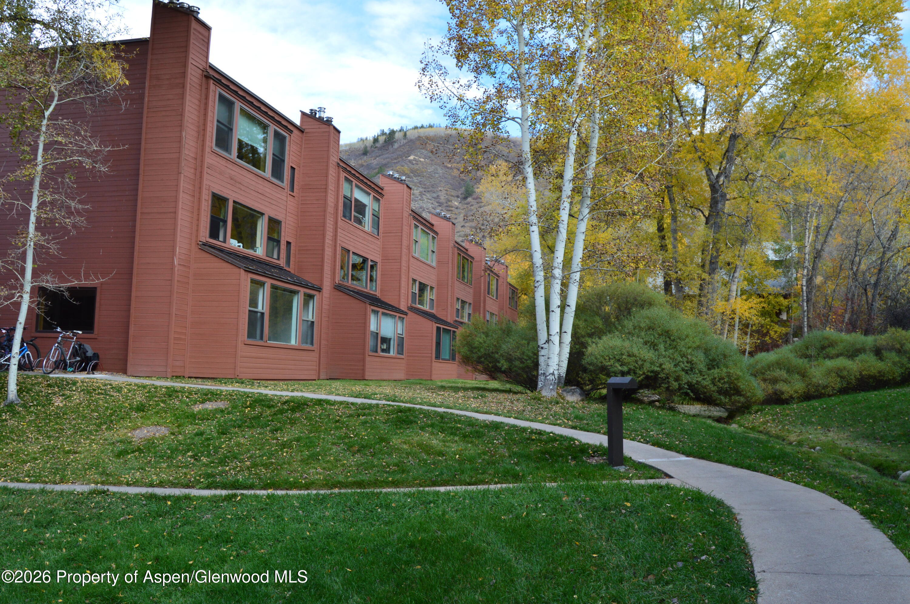 1012 Vine Street 1136
