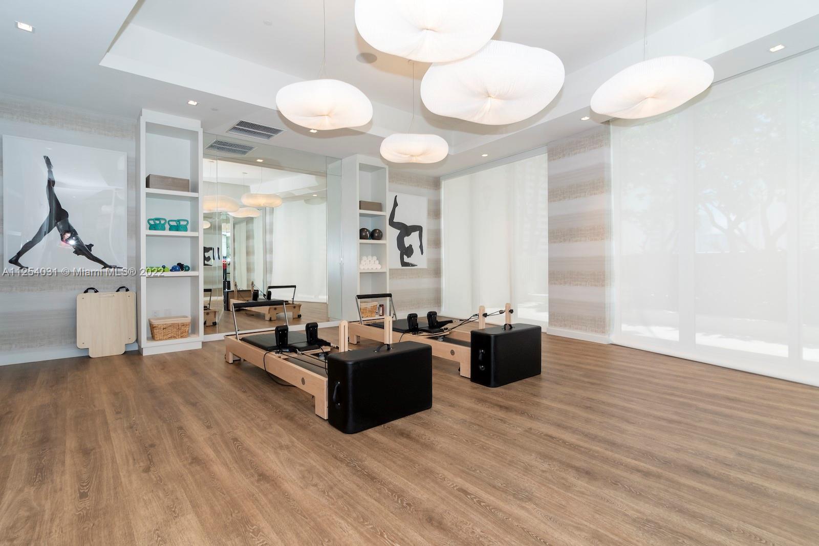 4100 Island Blvd # 704