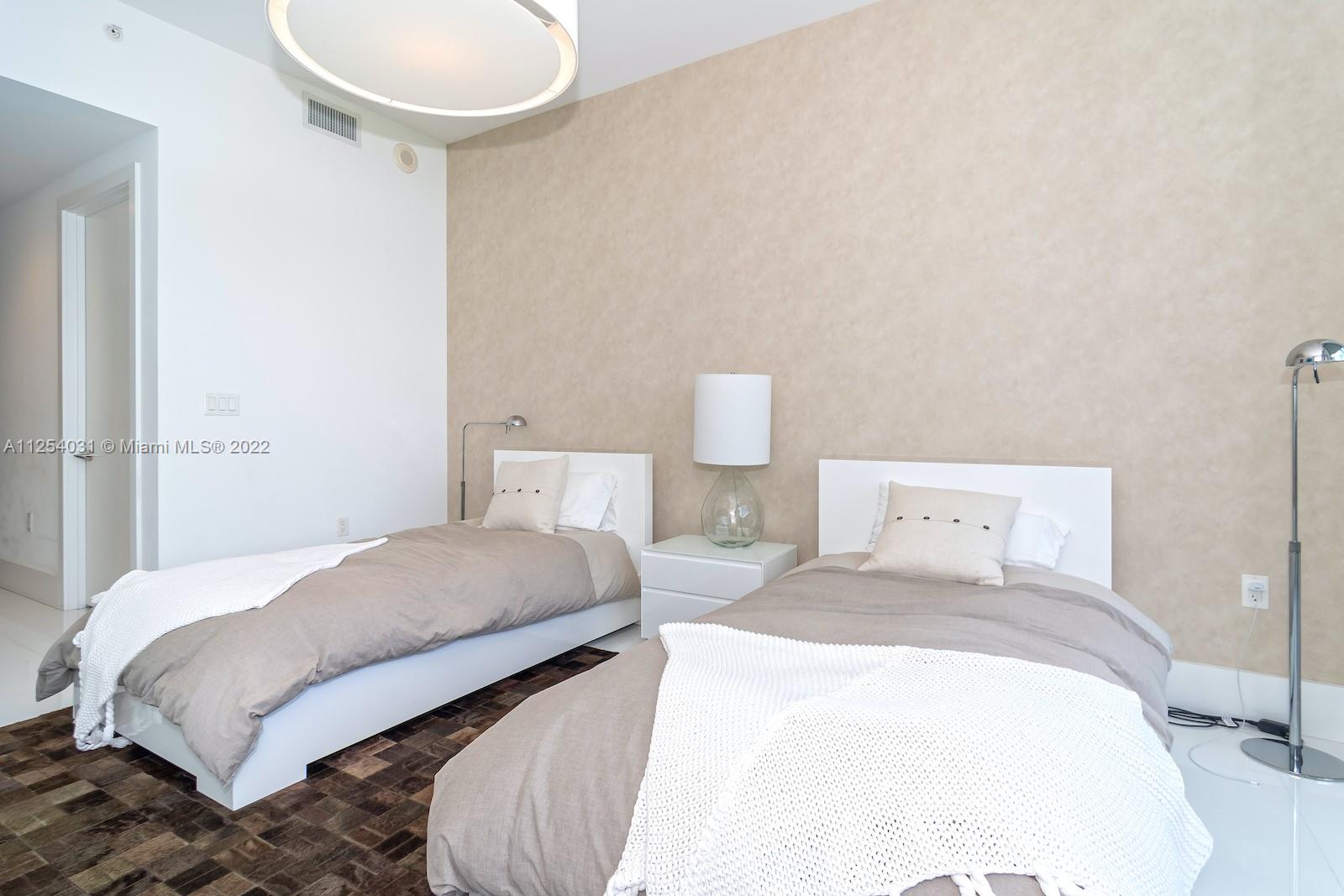 4100 Island Blvd # 704