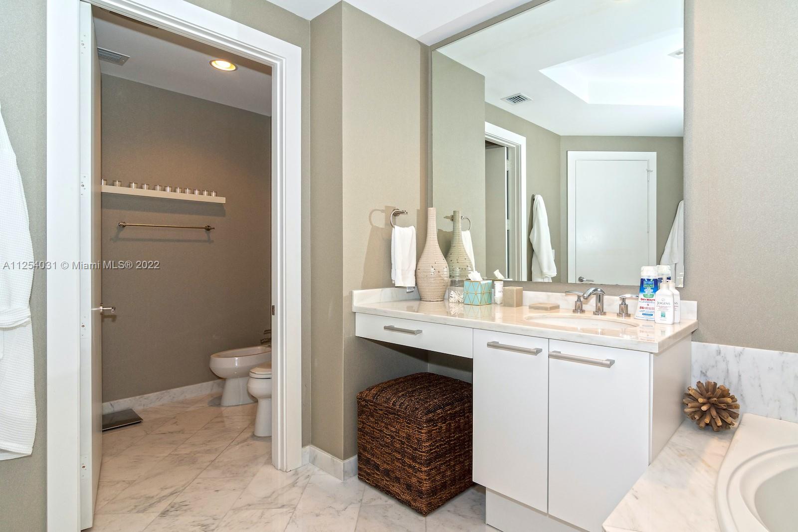 4100 Island Blvd # 704