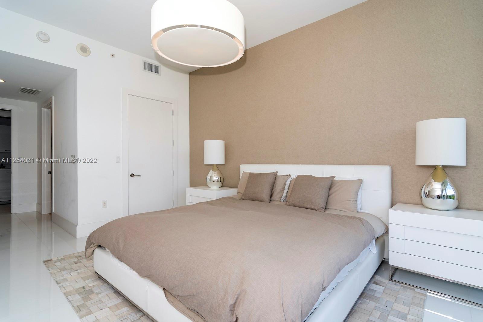 4100 Island Blvd # 704