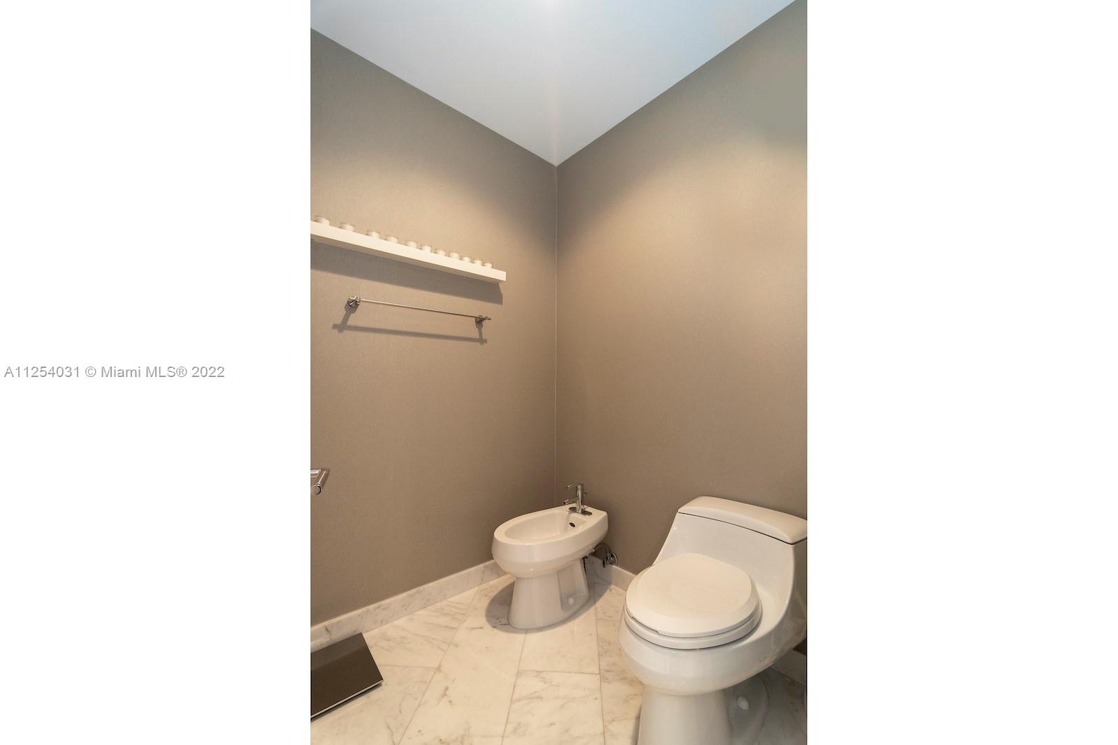 4100 Island Blvd # 704