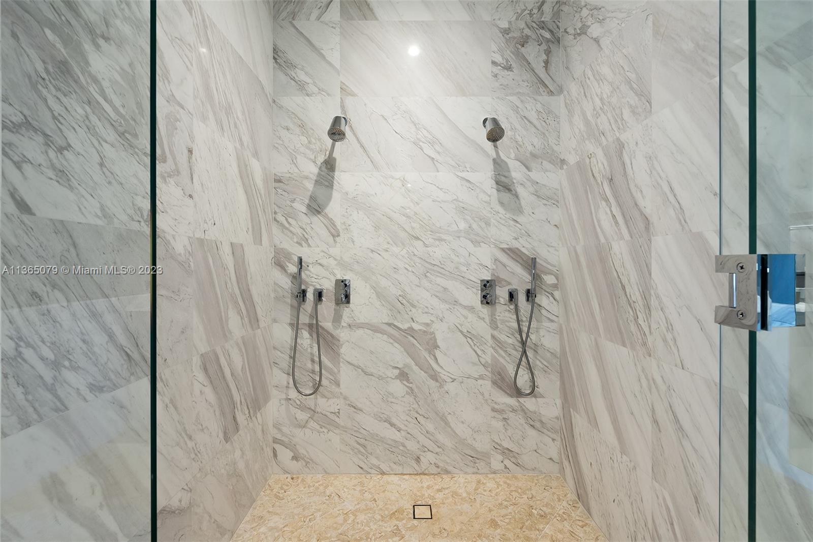 2811 S Bayshore Dr # 15D