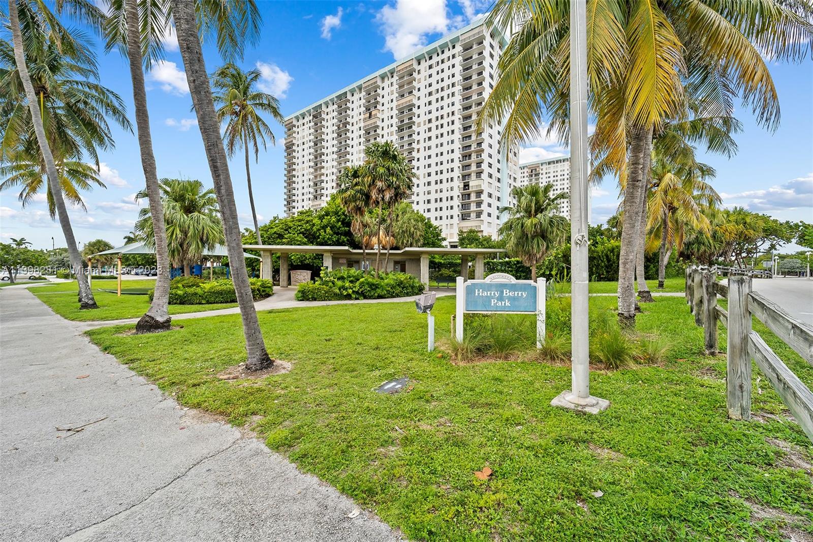 1201 S Ocean Dr # 910S