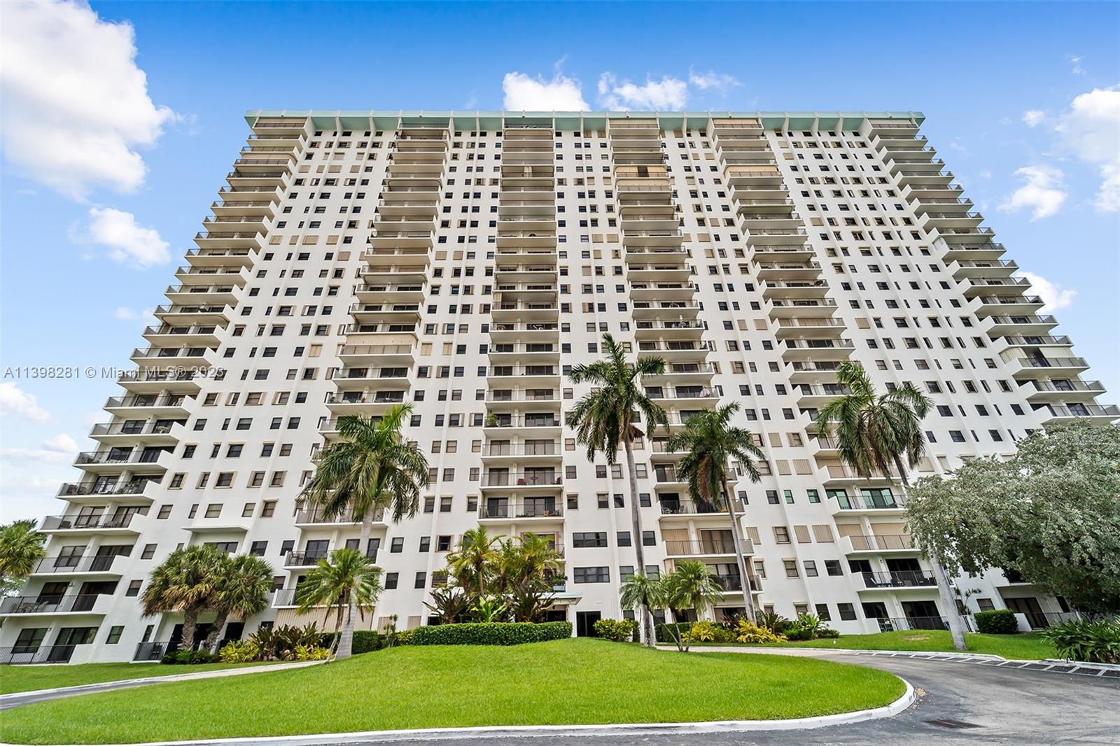 1201 S Ocean Dr # 910S