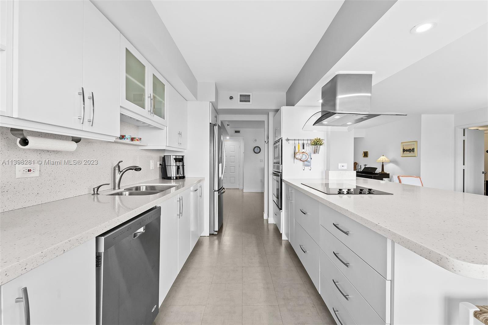 1201 S Ocean Dr # 910S