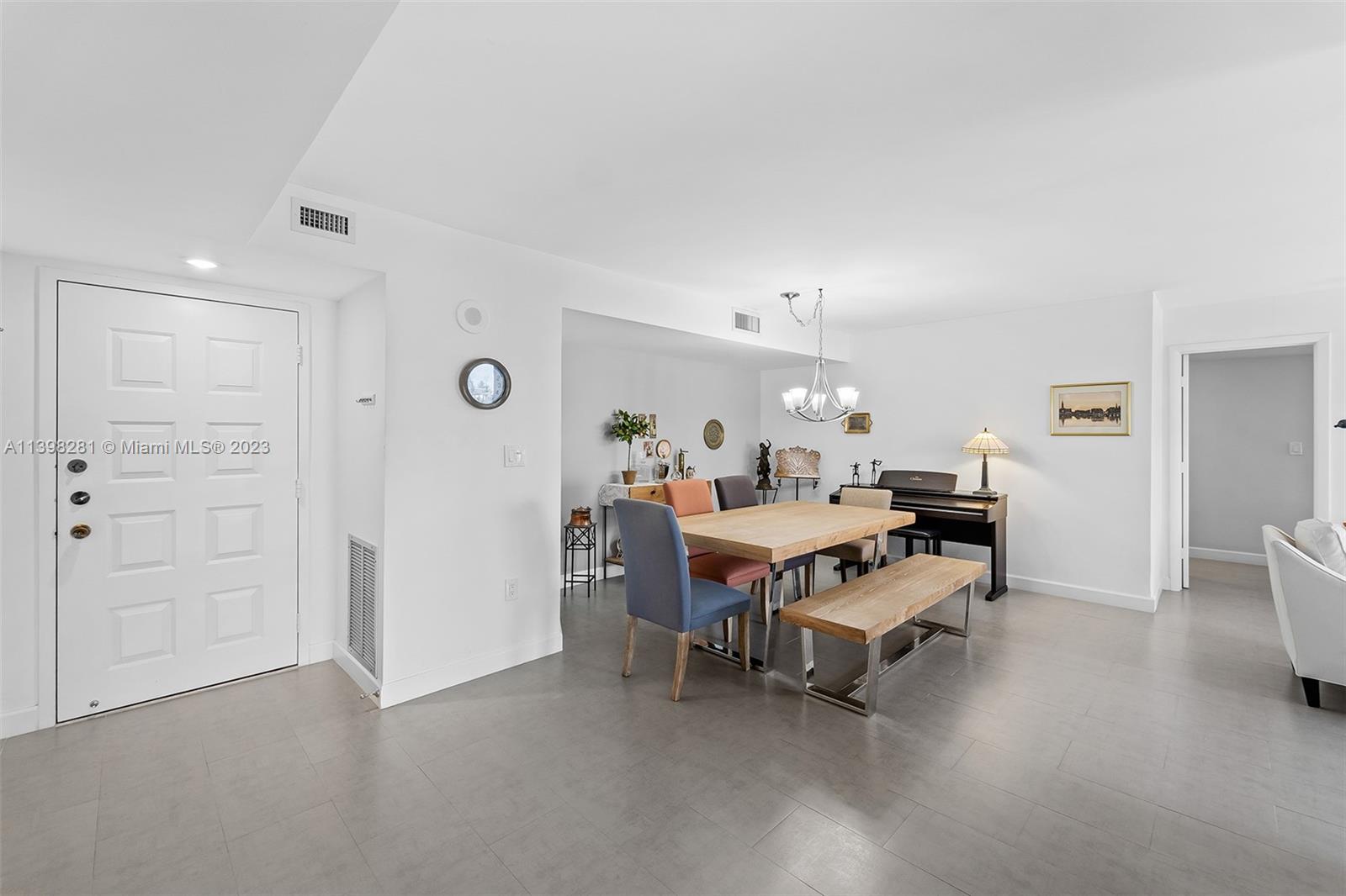 1201 S Ocean Dr # 910S