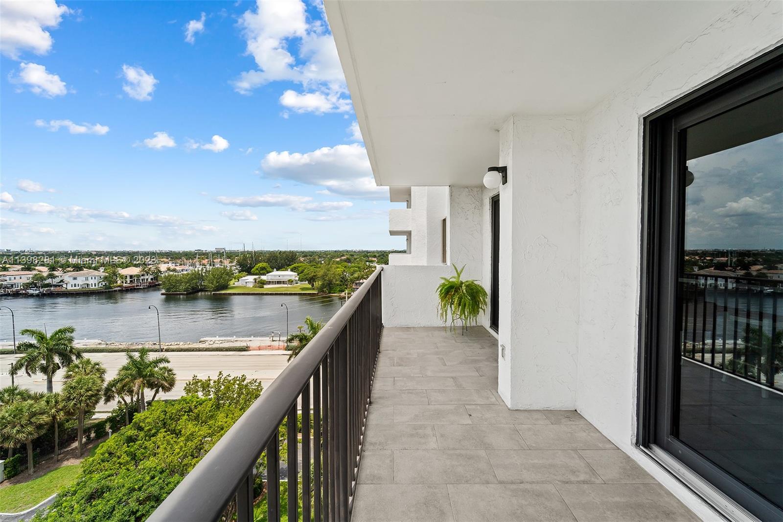 1201 S Ocean Dr # 910S