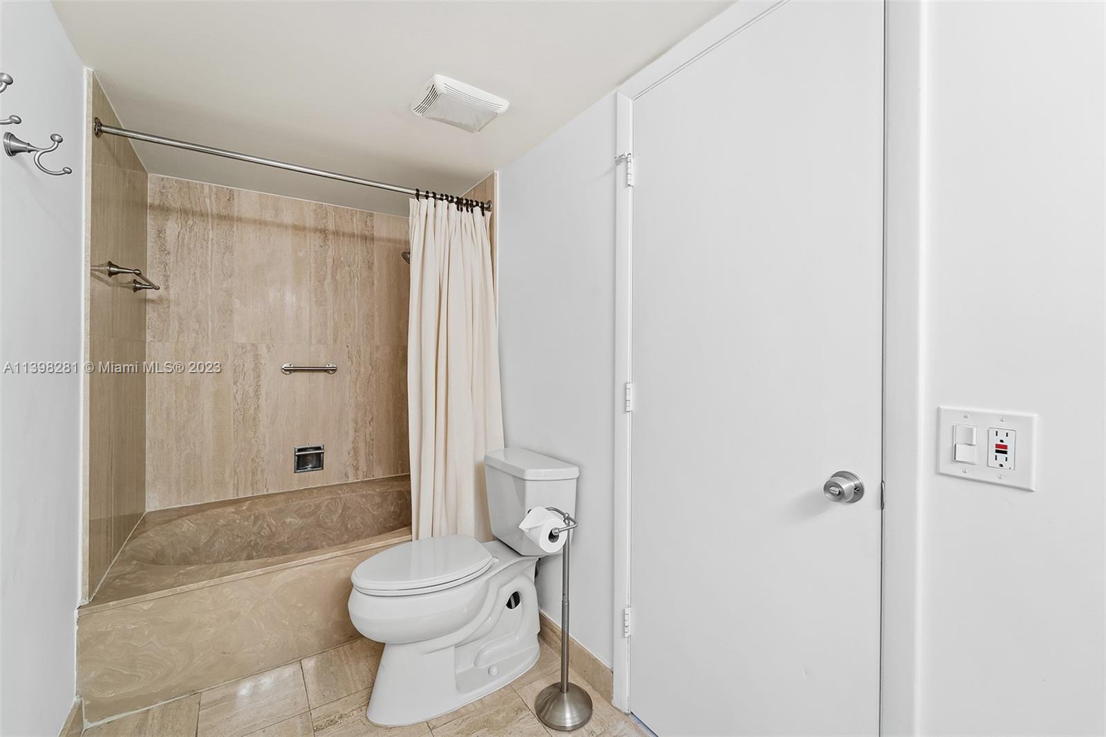 1201 S Ocean Dr # 910S