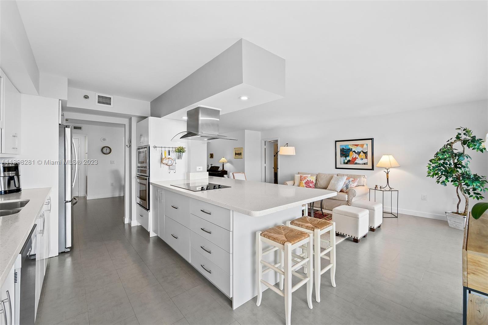 1201 S Ocean Dr # 910S