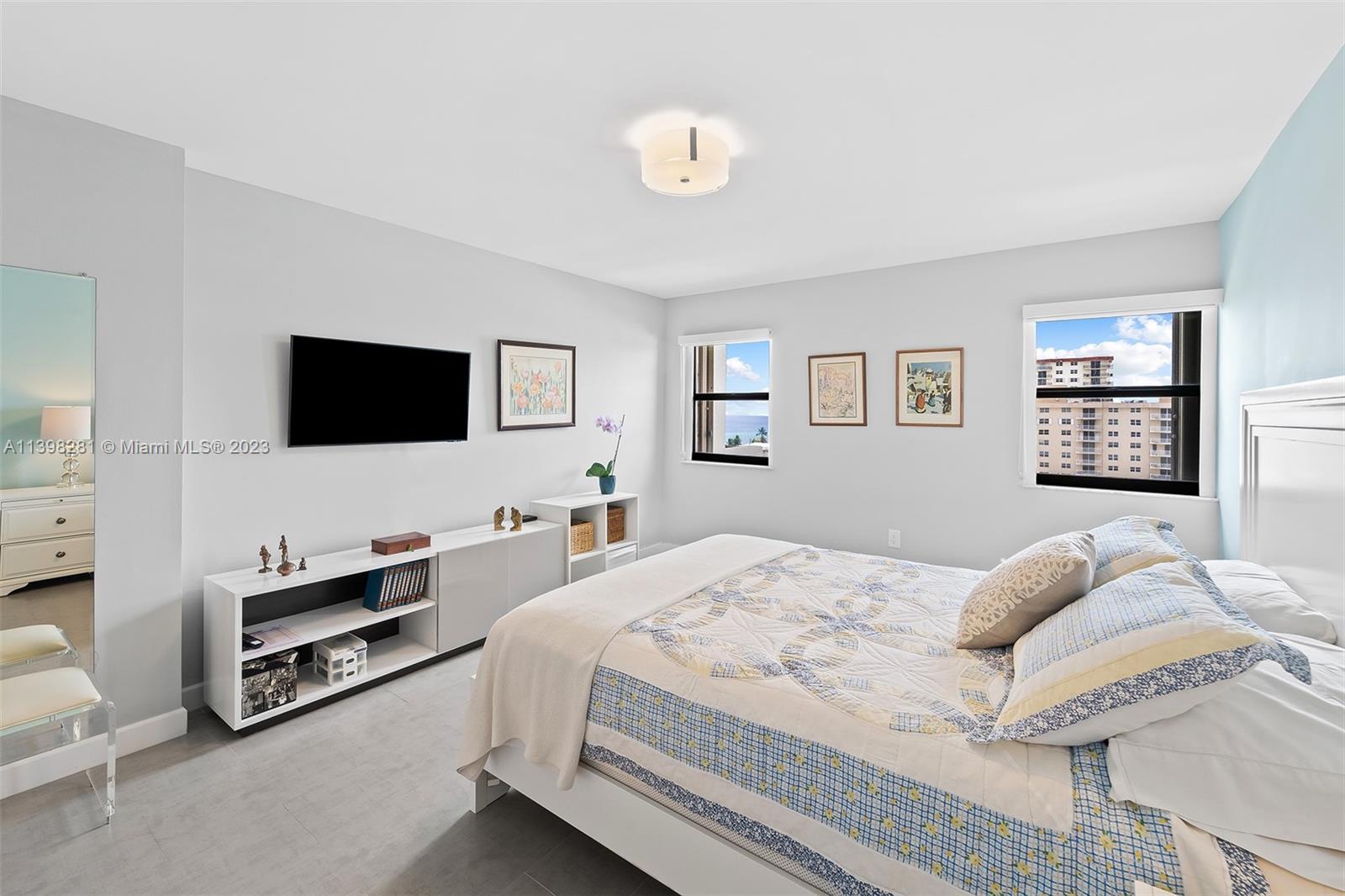 1201 S Ocean Dr # 910S