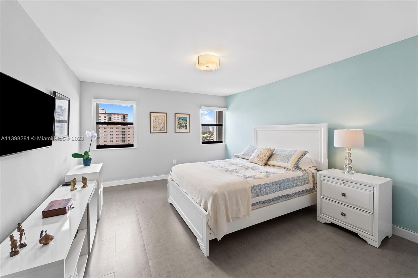 1201 S Ocean Dr # 910S