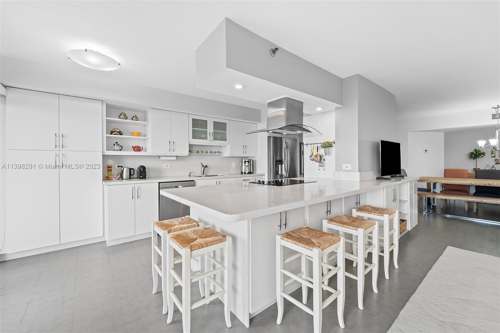 1201 S Ocean Dr # 910S