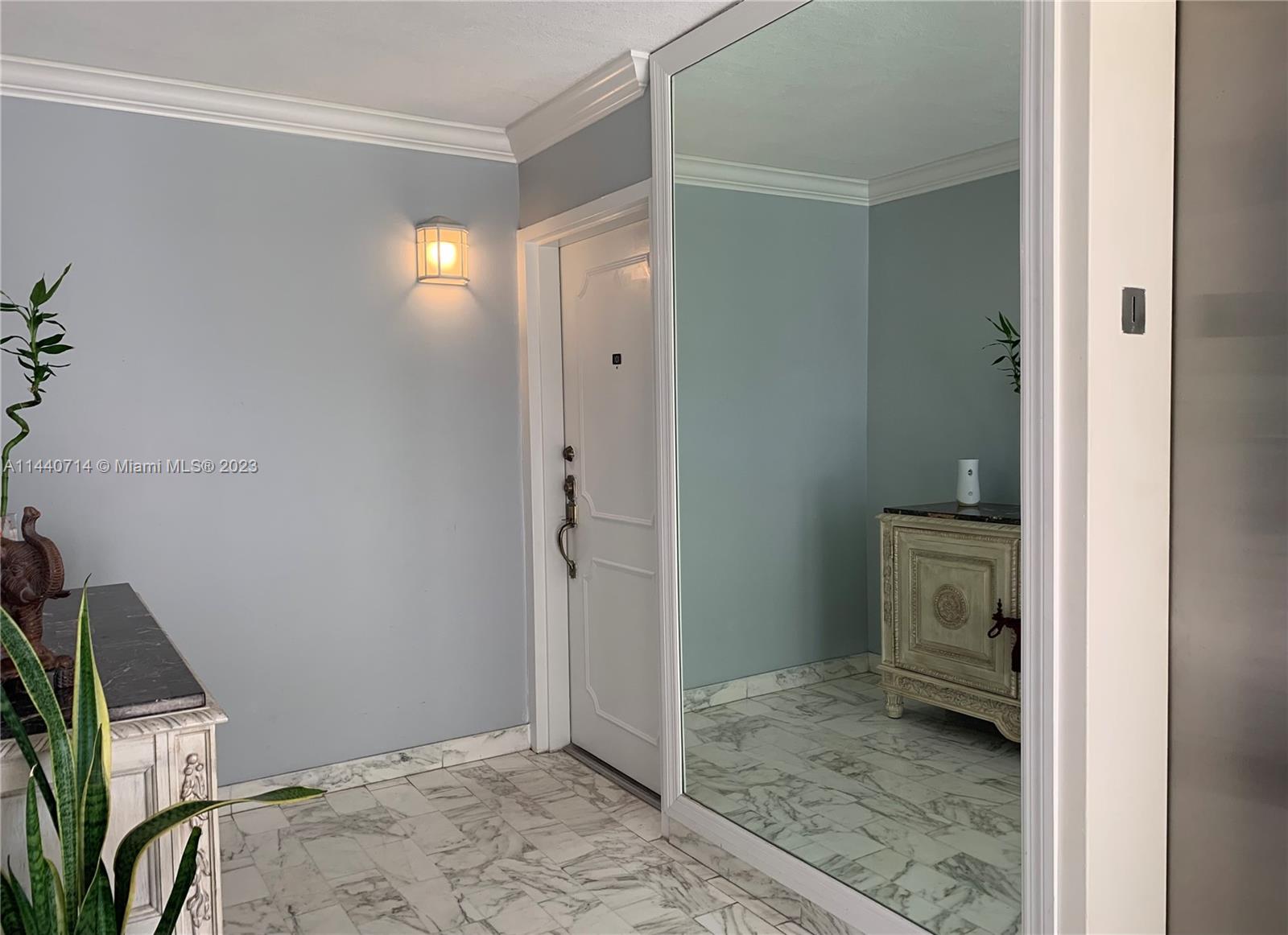 5845 Collins Ave # 101