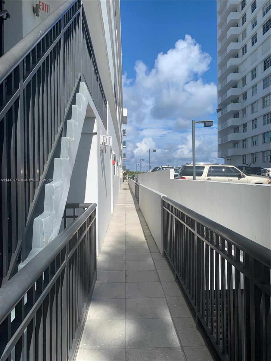 5845 Collins Ave # 101