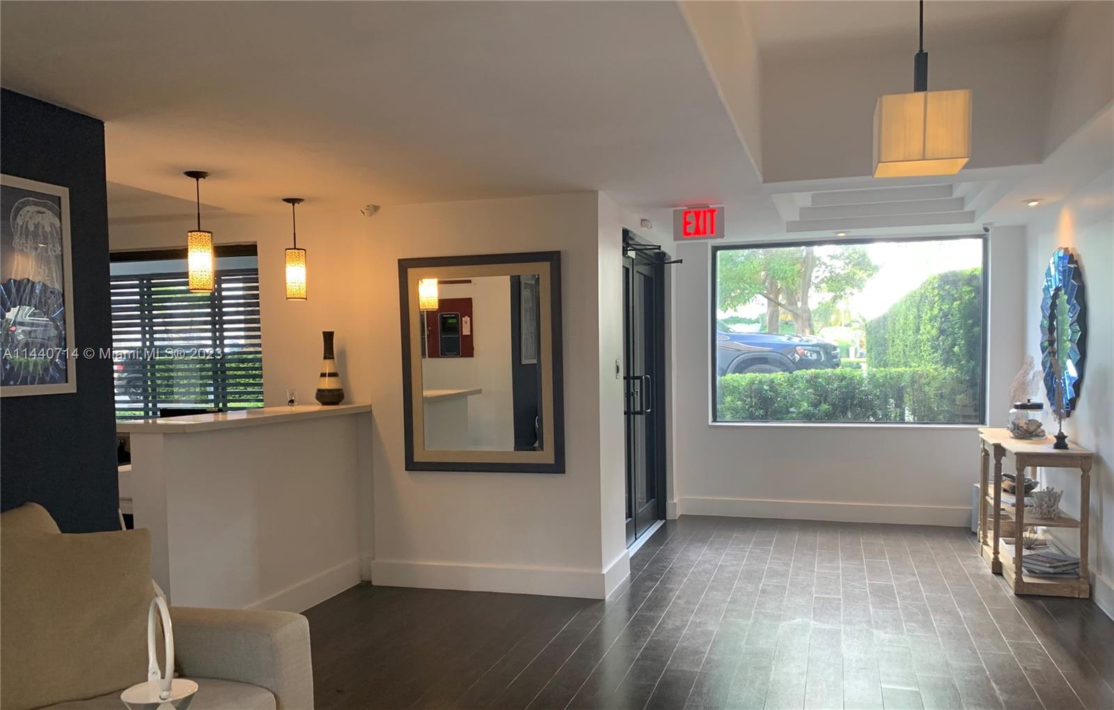 5845 Collins Ave # 101