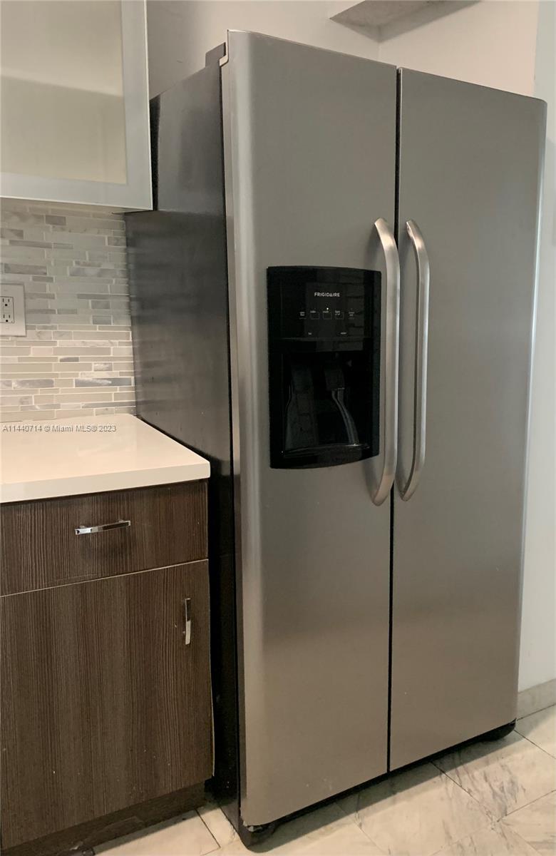 5845 Collins Ave # 101